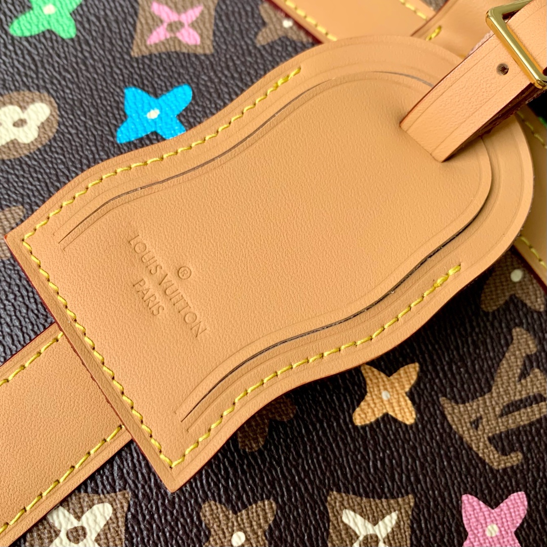 l**is V*t*n dog carrier -44 x 32 x 23cm