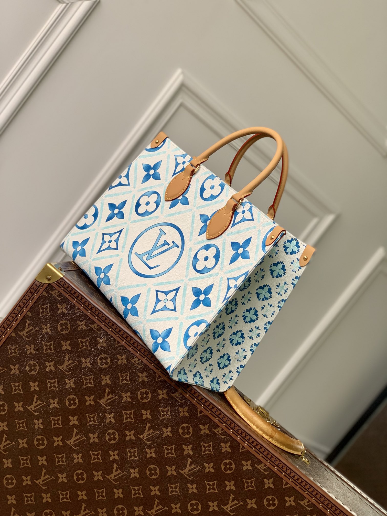 l**is V*t*n small onthego handbag-35*28*15cm