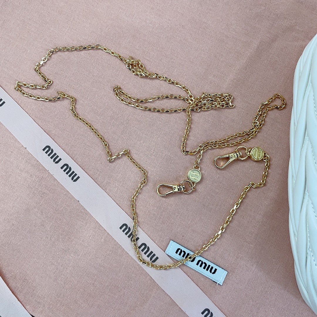 MiuMiu Leather Matelassé Mini Shoulder Bag-18 X9.5 X 4CM