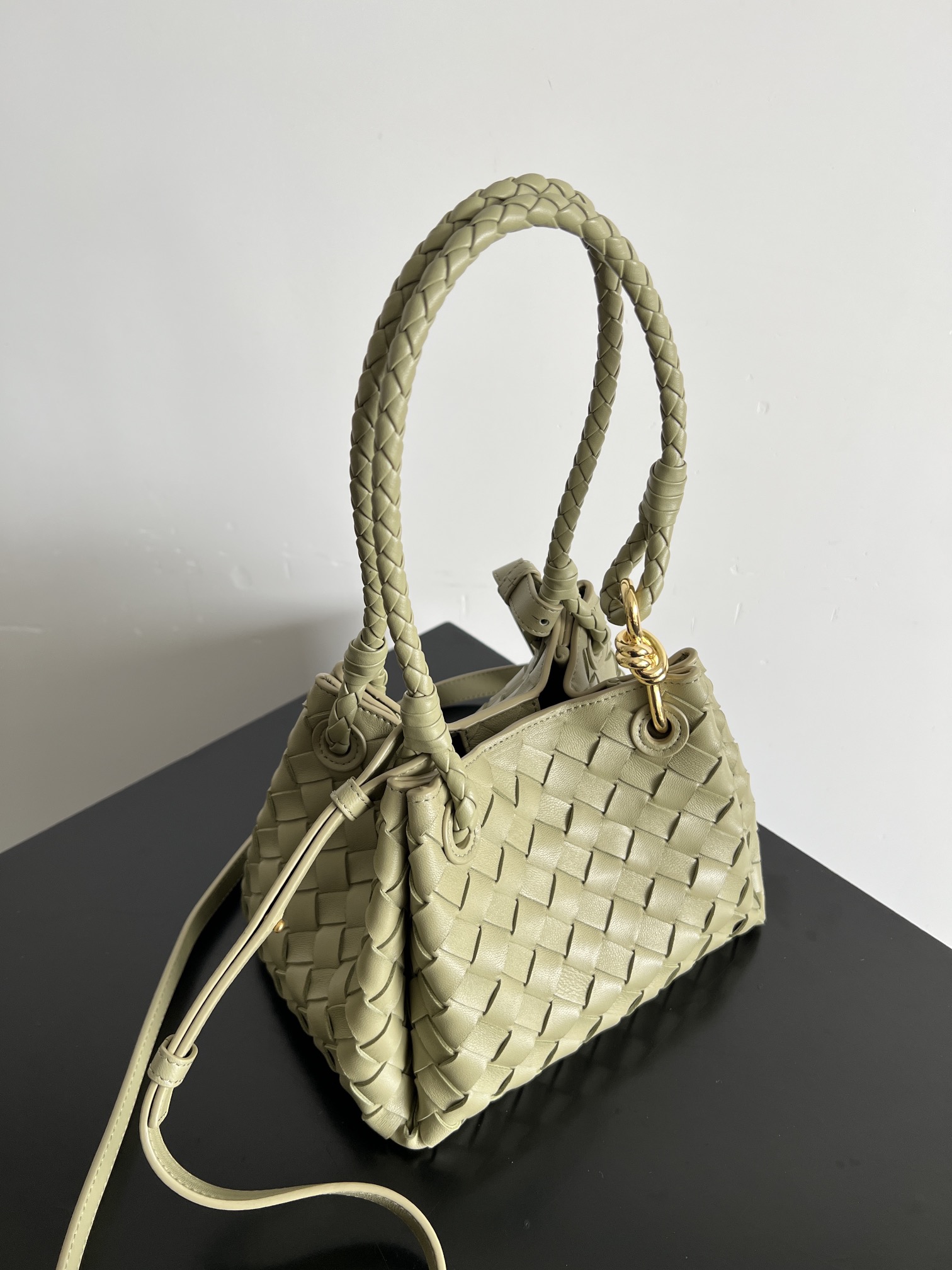 Bo*te*ga ve*ne*ta andiamo parachute tote-21*17*16.5cm