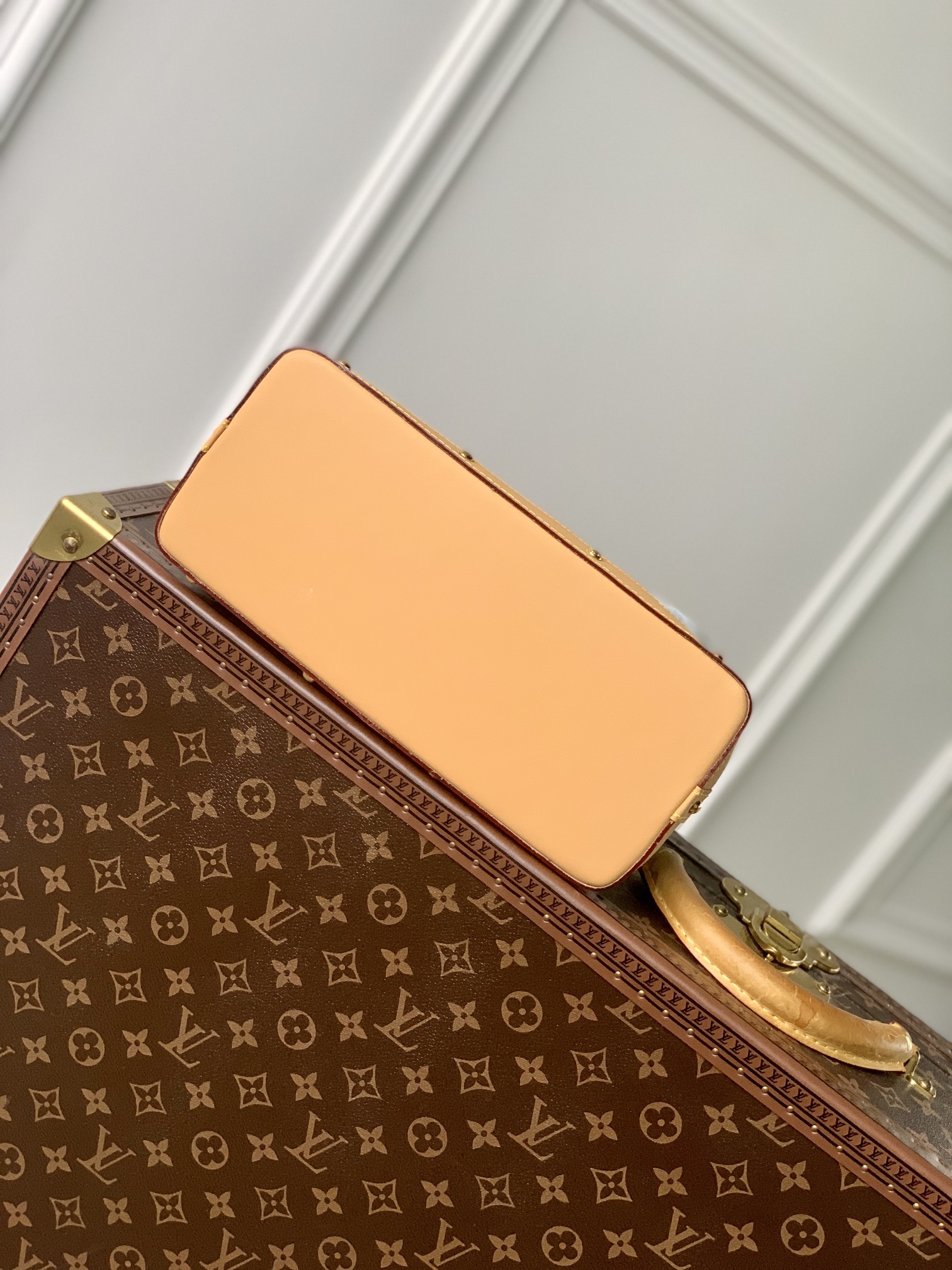 l**is V*t*n pochette cosmétique-27 x 18 x9cm