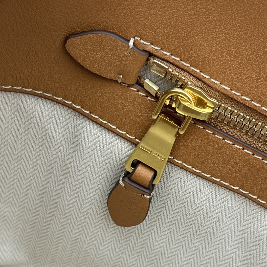 MiuMiu Casual Style Plain Leather Elegant Style Bridal Logo-33*13*21CM