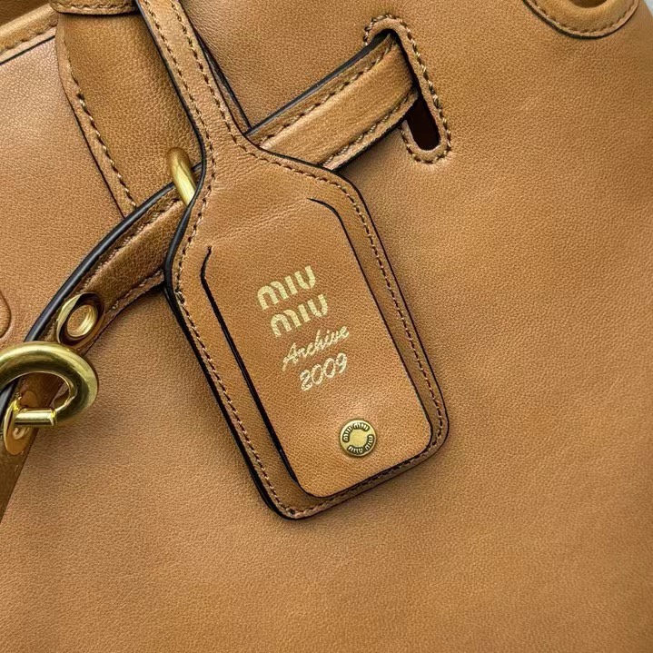 MiuMiu Aventure Nappa Tote-31X40X13CM