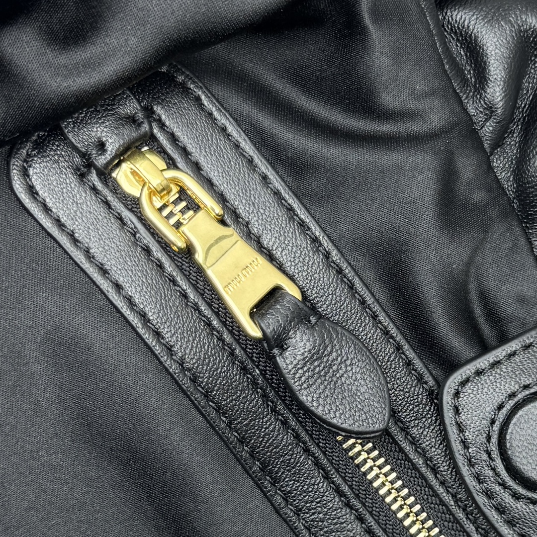 MiuMiu Wrinkle Dumpling Bag-38*19*7CM