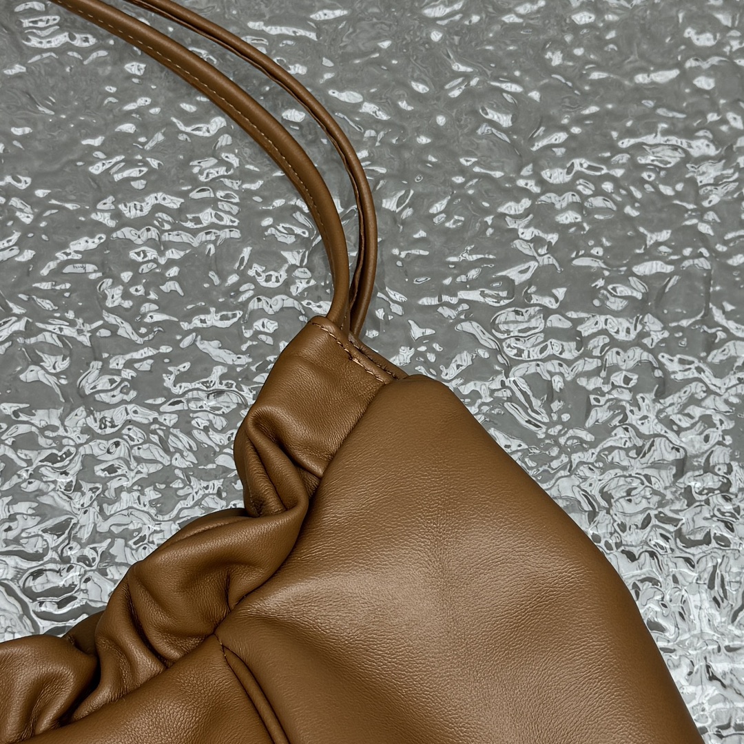 MiuMiu Wrinkle Dumpling Bag-38*19*7CM