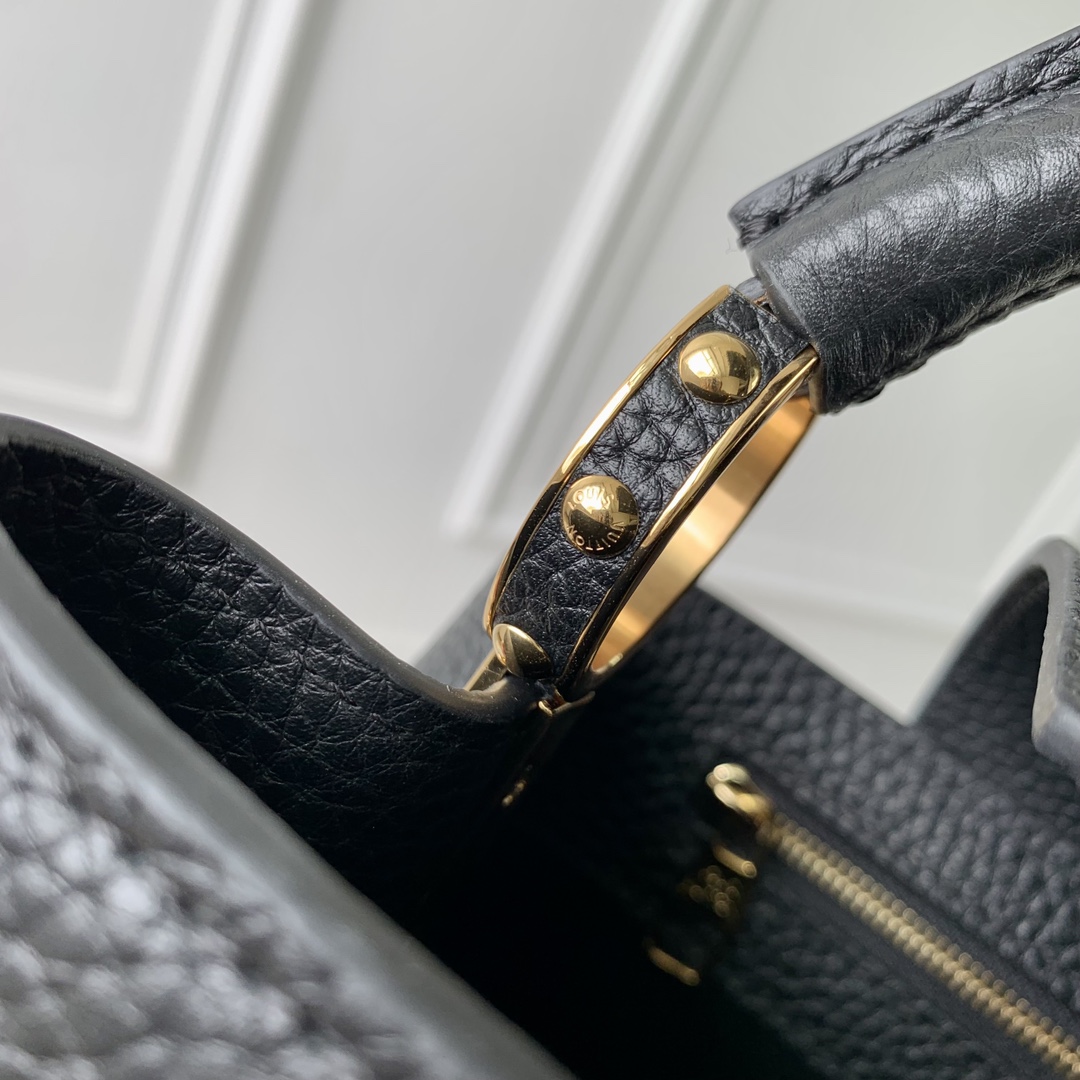 l**is V*t*n capucines handlebag