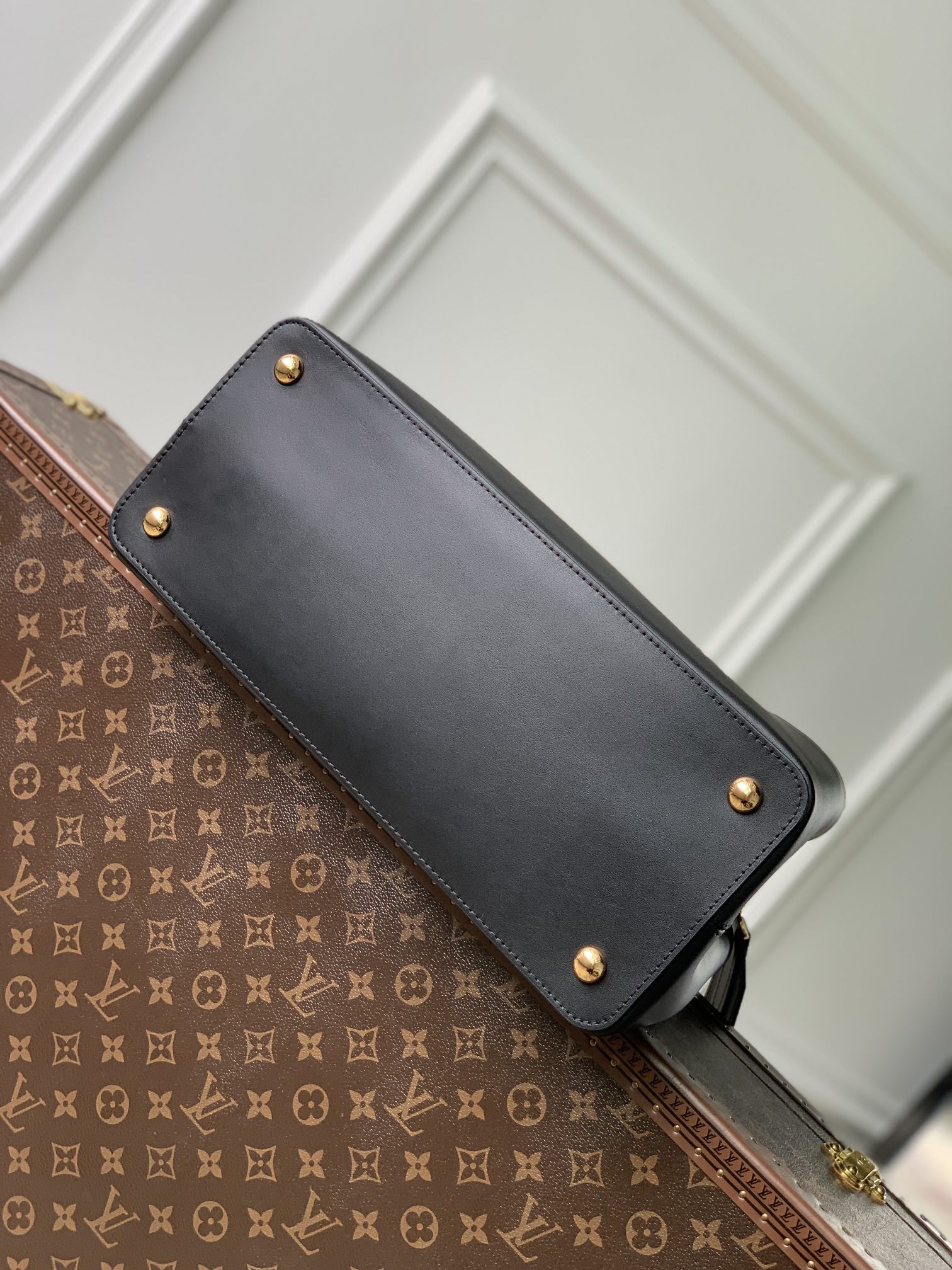 l**is V*t*n capucines souple handlebag-38 x 23 x 16cm