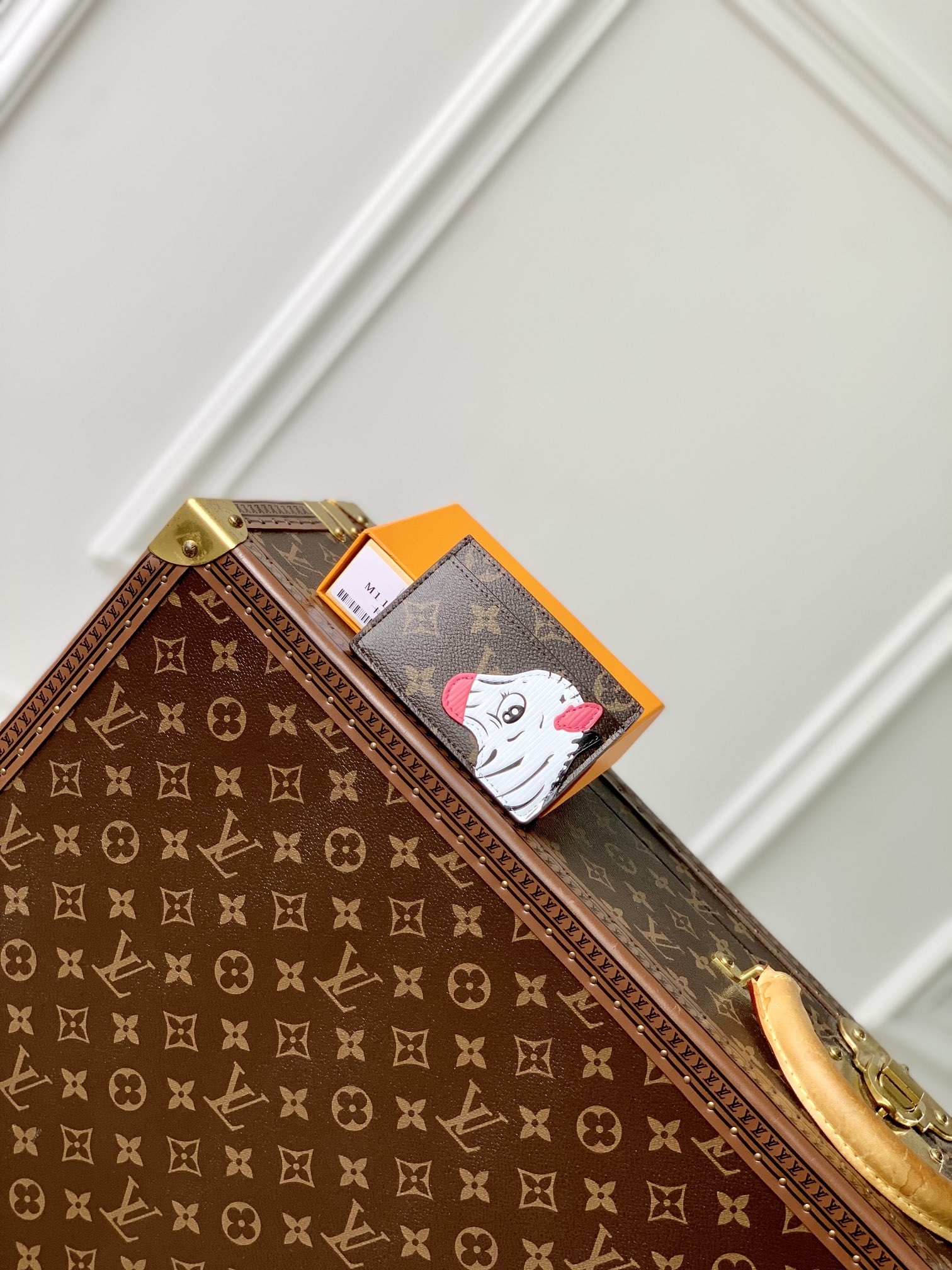 l**is V*t*n wallet-11 x 7 x 0.5cm
