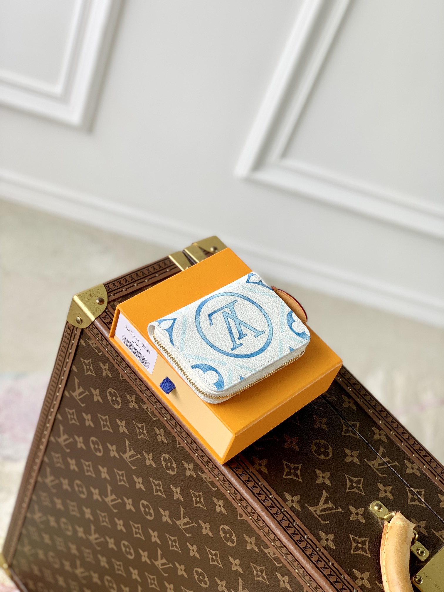 l**is V*t*n by the pool zippy coin purs-11*8.5*2cm