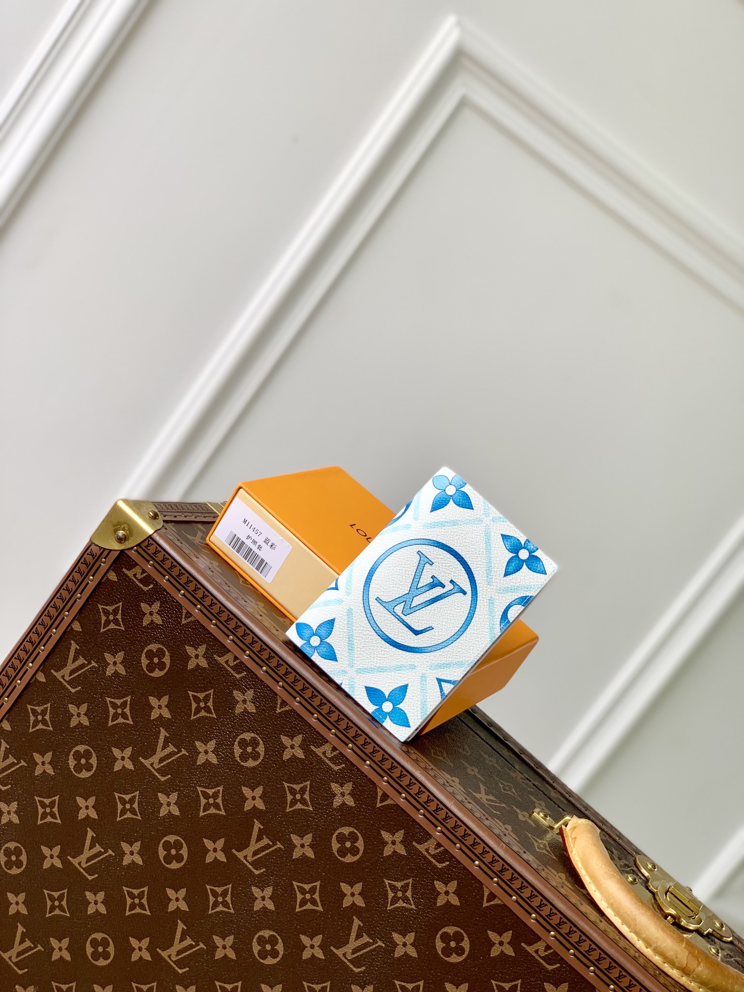 l**is V*t*n by the pool wallet-10 x 14 x 2.5cm