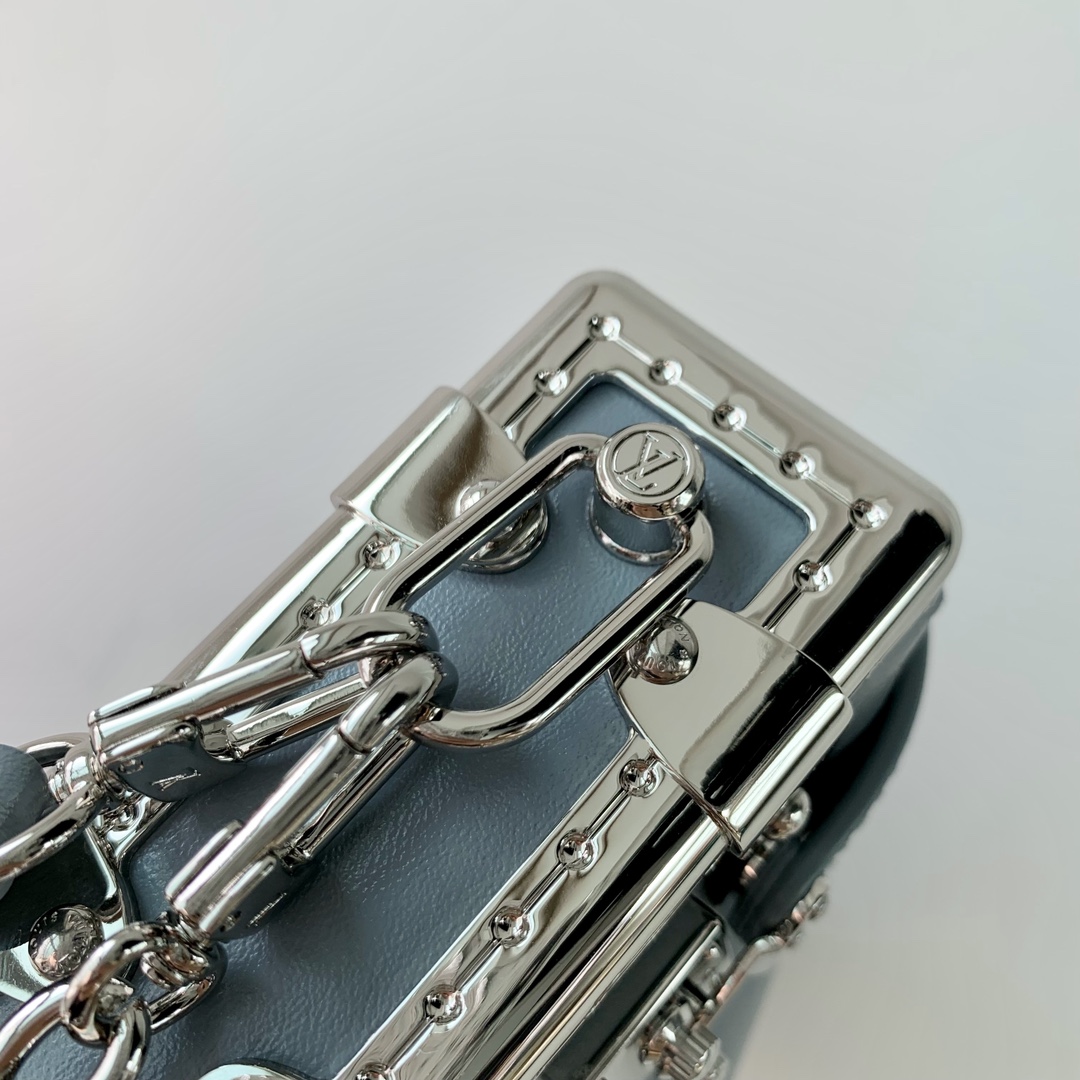 l**is V*t*n slim trunk--m25445-23 x 12 x 4cm