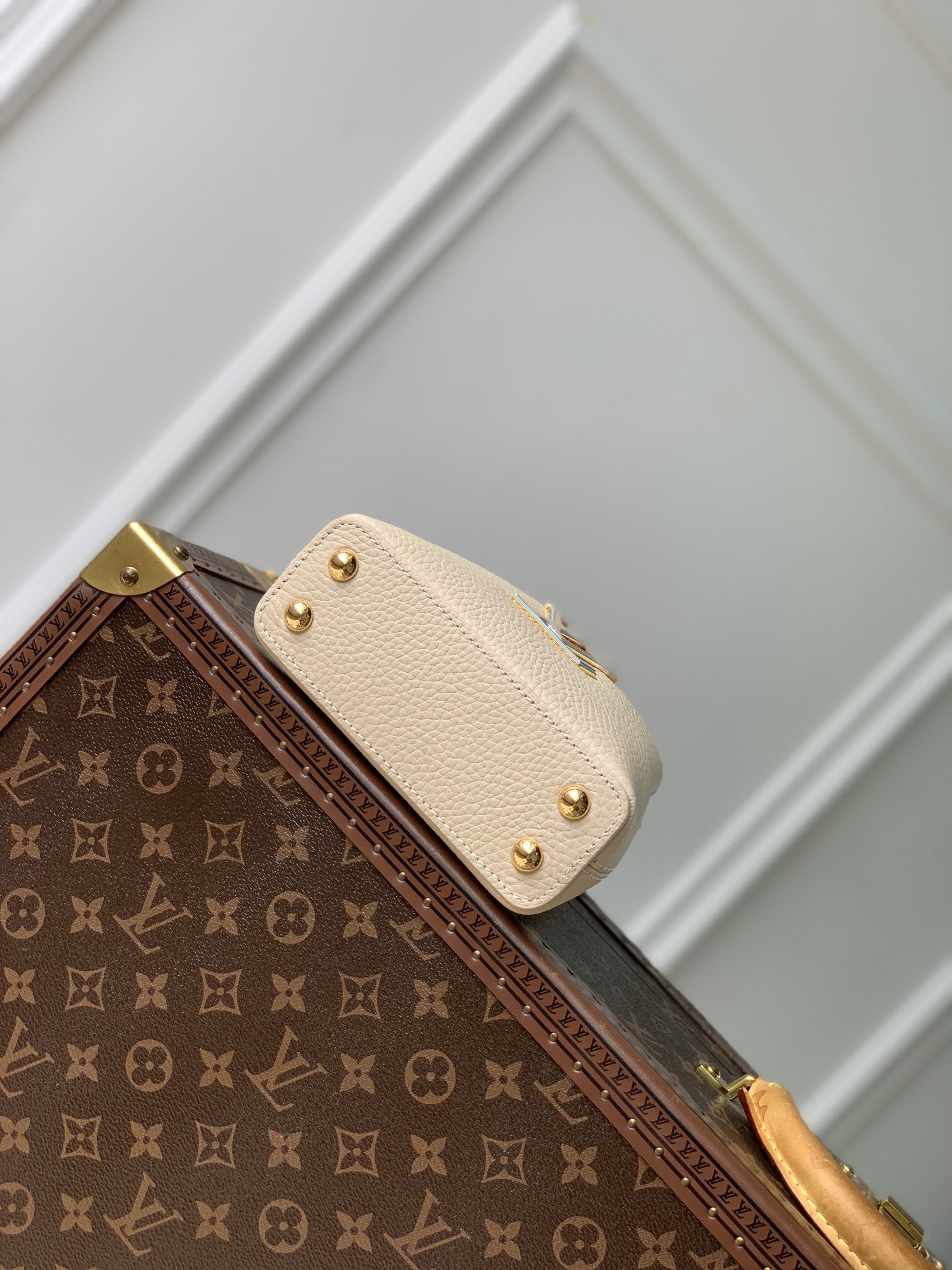 l**is V*t*n capucines nano bag-16.3 x 11 x 6.5cm