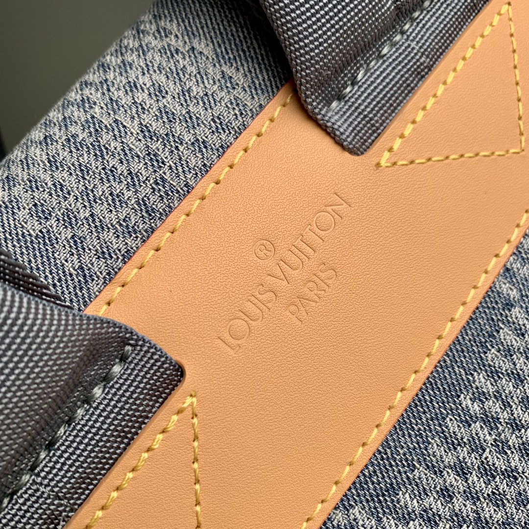 l**is V*t*n montsouris backpack-32 x 40 x 19cm