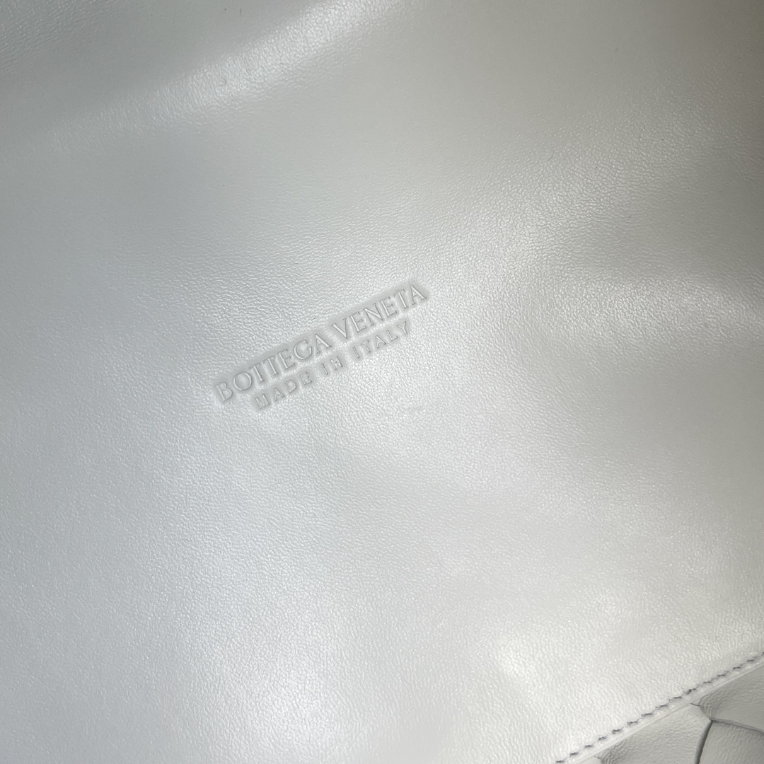 Bo*te*ga ve*ne*ta intrecciato tote-30x26x20cm