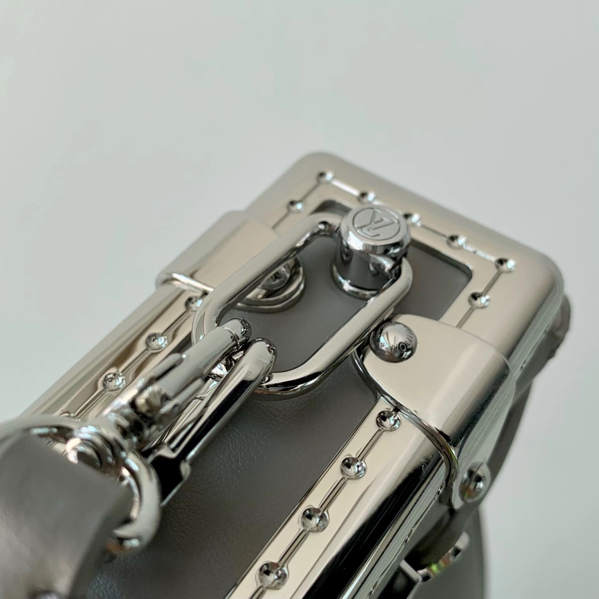 l**is V*t*n slim trunk--m25445-23 x 12 x 4cm