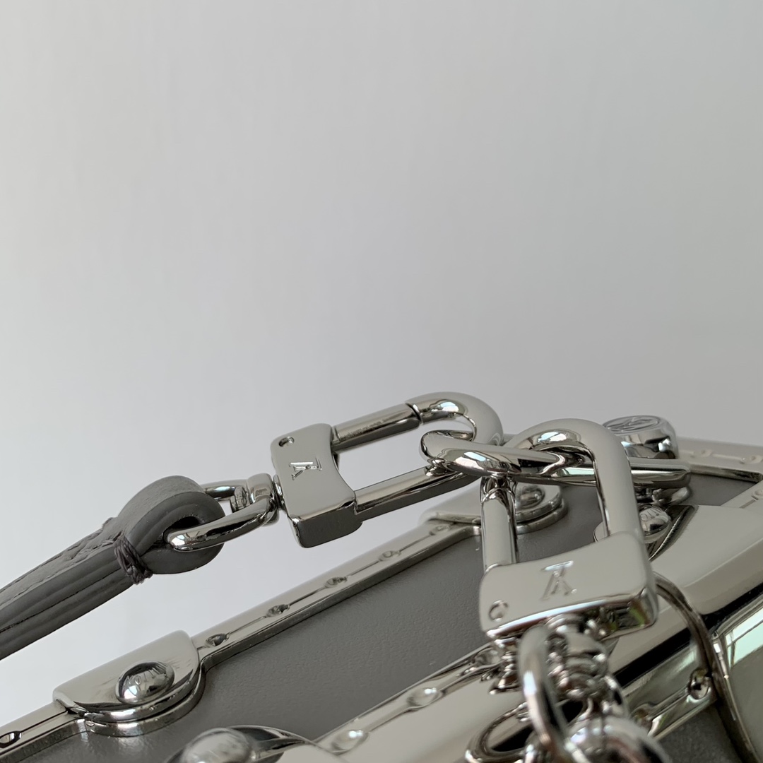 l**is V*t*n slim trunk--m25445-23 x 12 x 4cm