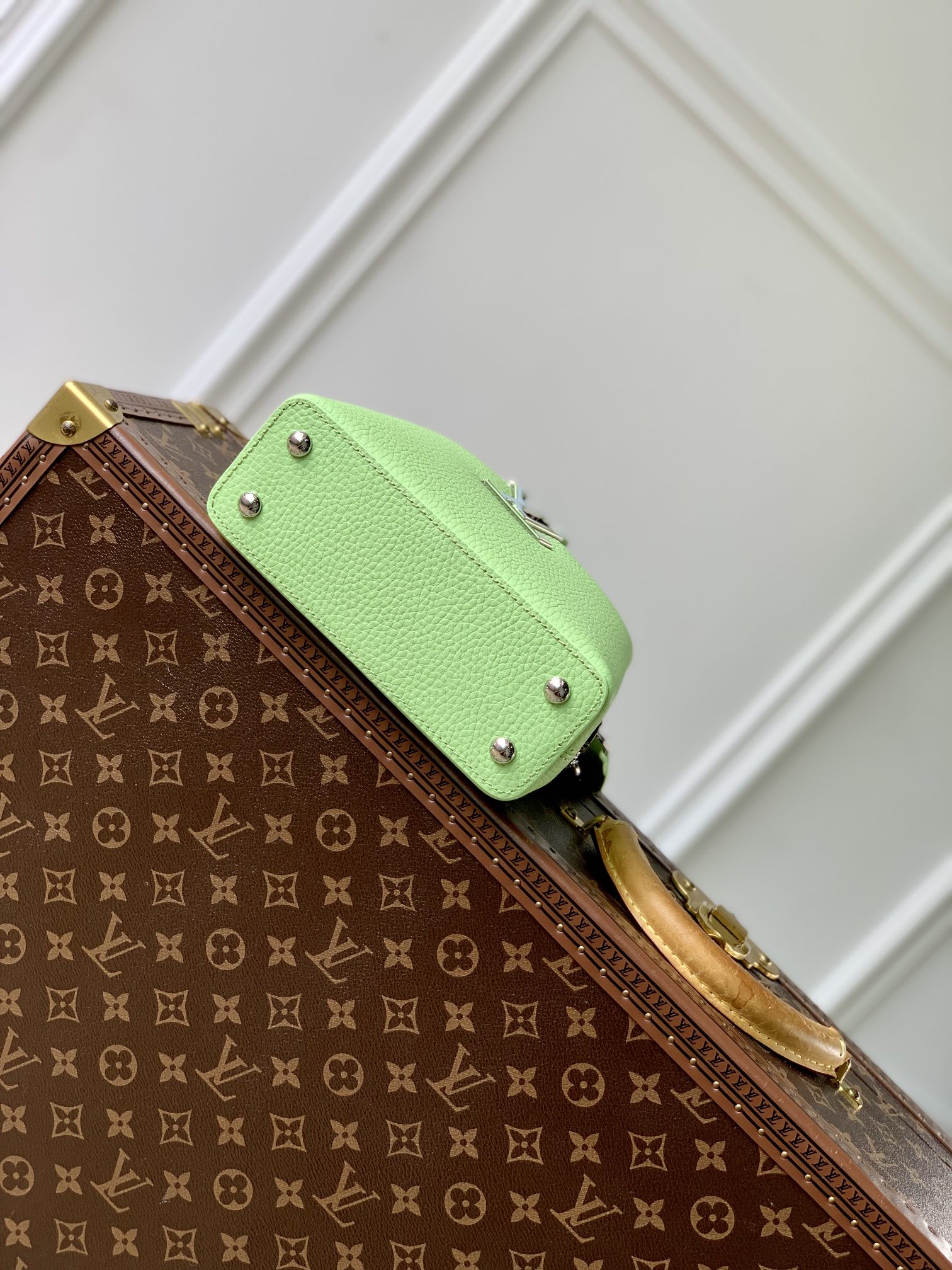 l**is V*t*n capucines handlebag
