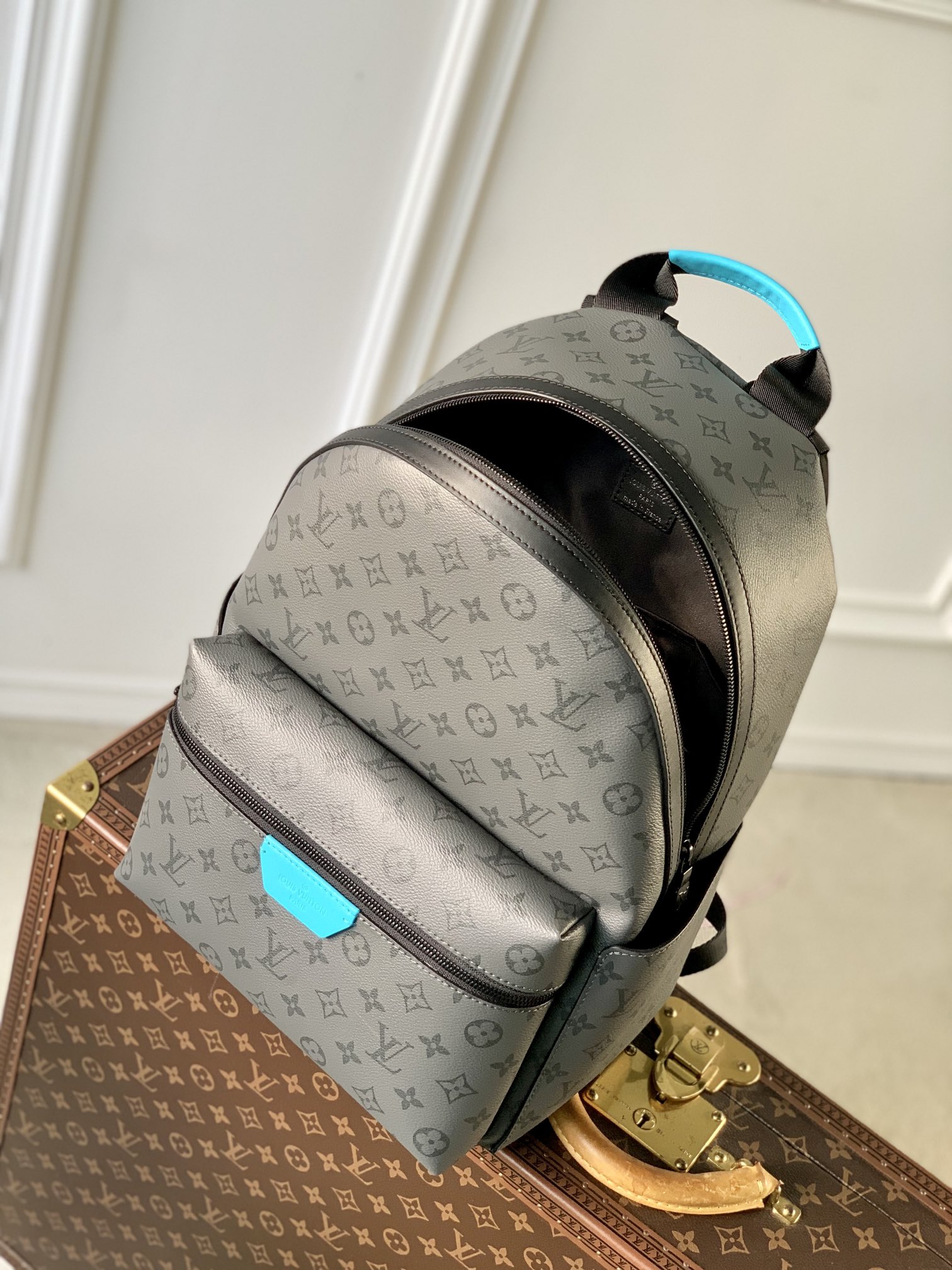 l**is V*t*n discovery backpsck-m31033-29*38*20cm