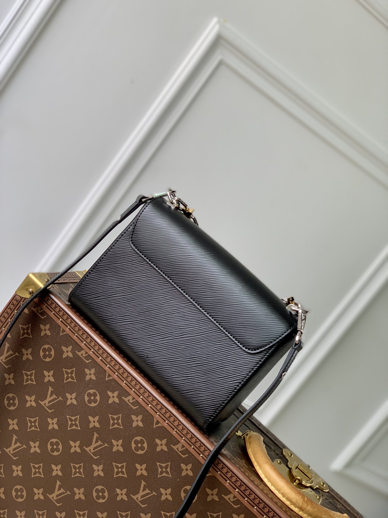 l**is V*t*n twist mm bloom bag-23*17*9.5cm