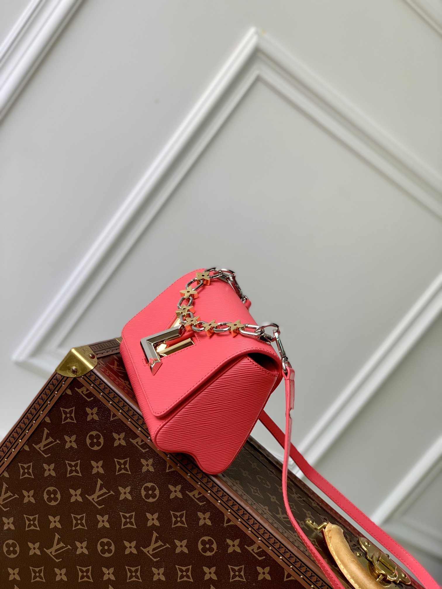l**is V*t*n twist pm lv bloom bag-19x 15x 9cm