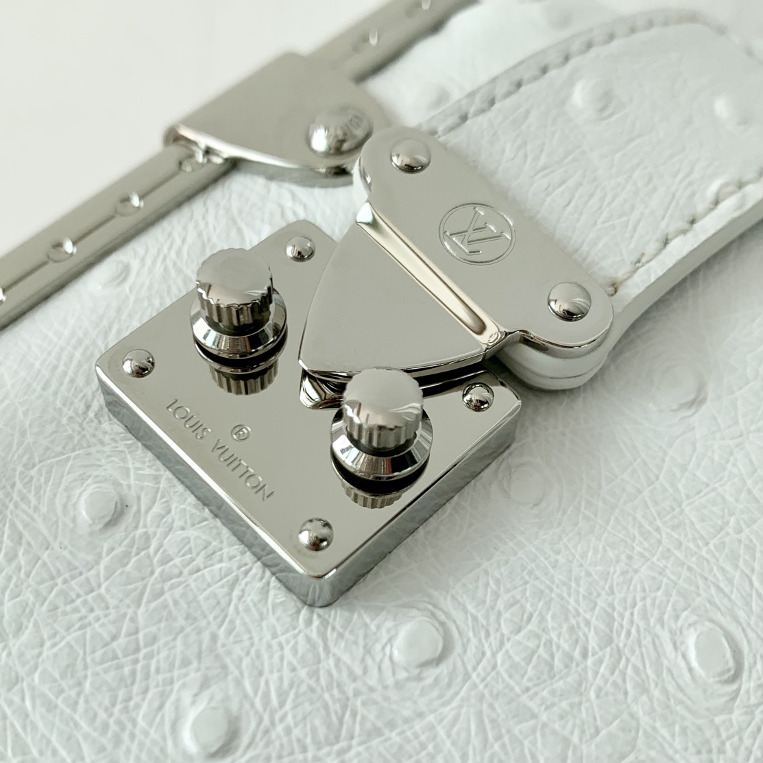 l**is V*t*n slim trunk--m25445-23 x 12 x 4cm