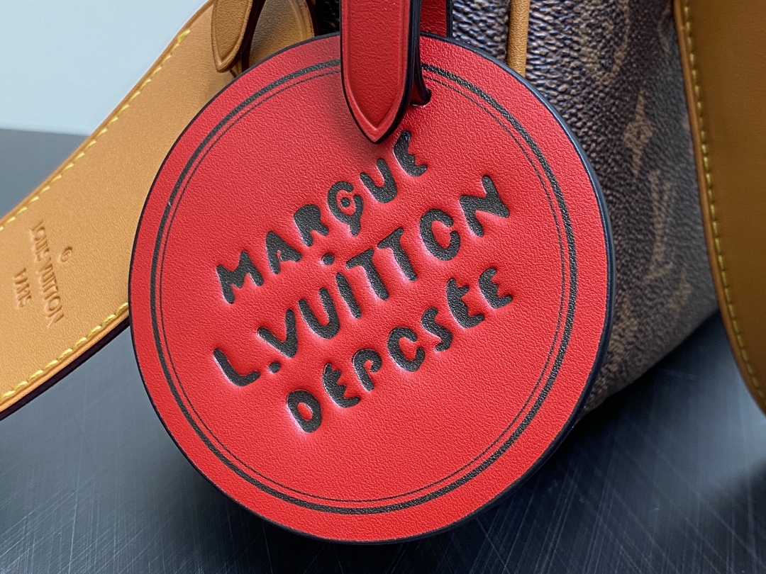 l**is V*t*npochette accessoire xl m11623-28*16.5*9cm