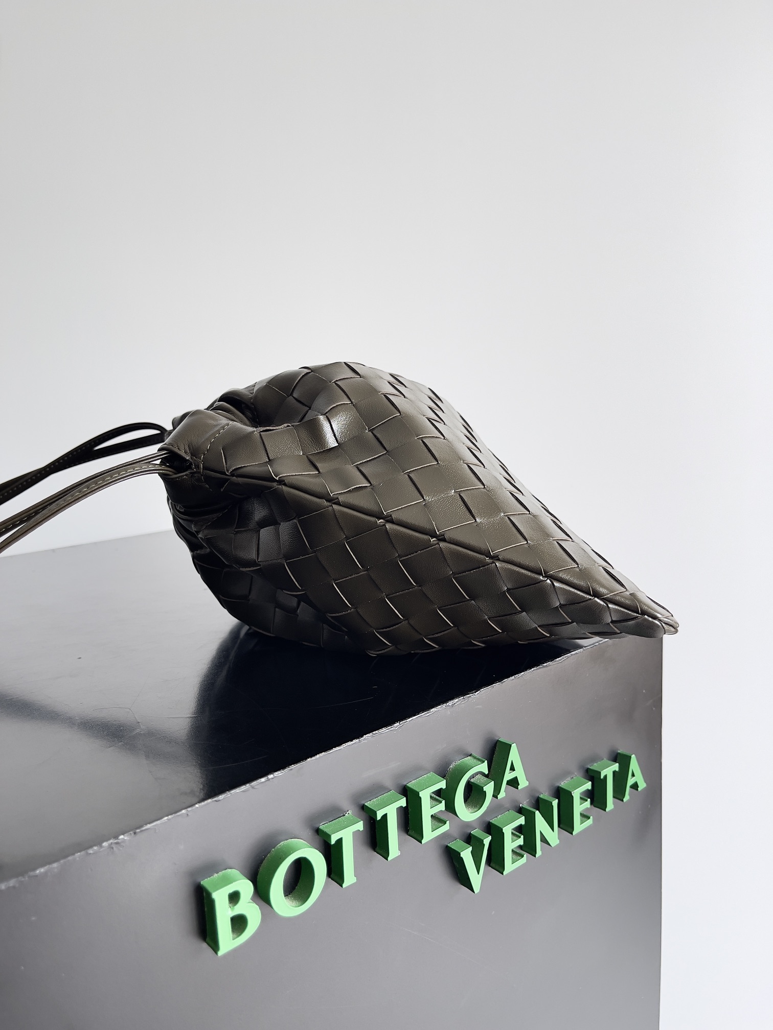 Bo*te*ga ve*ne*ta dustbag-32*23*1cm