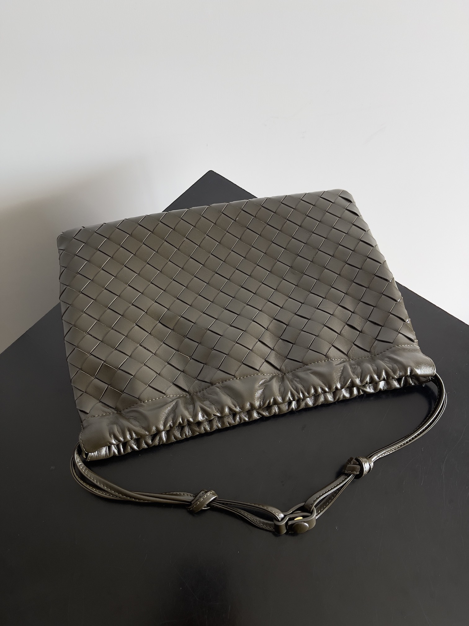 Bo*te*ga ve*ne*ta dustbag-32*23*1cm