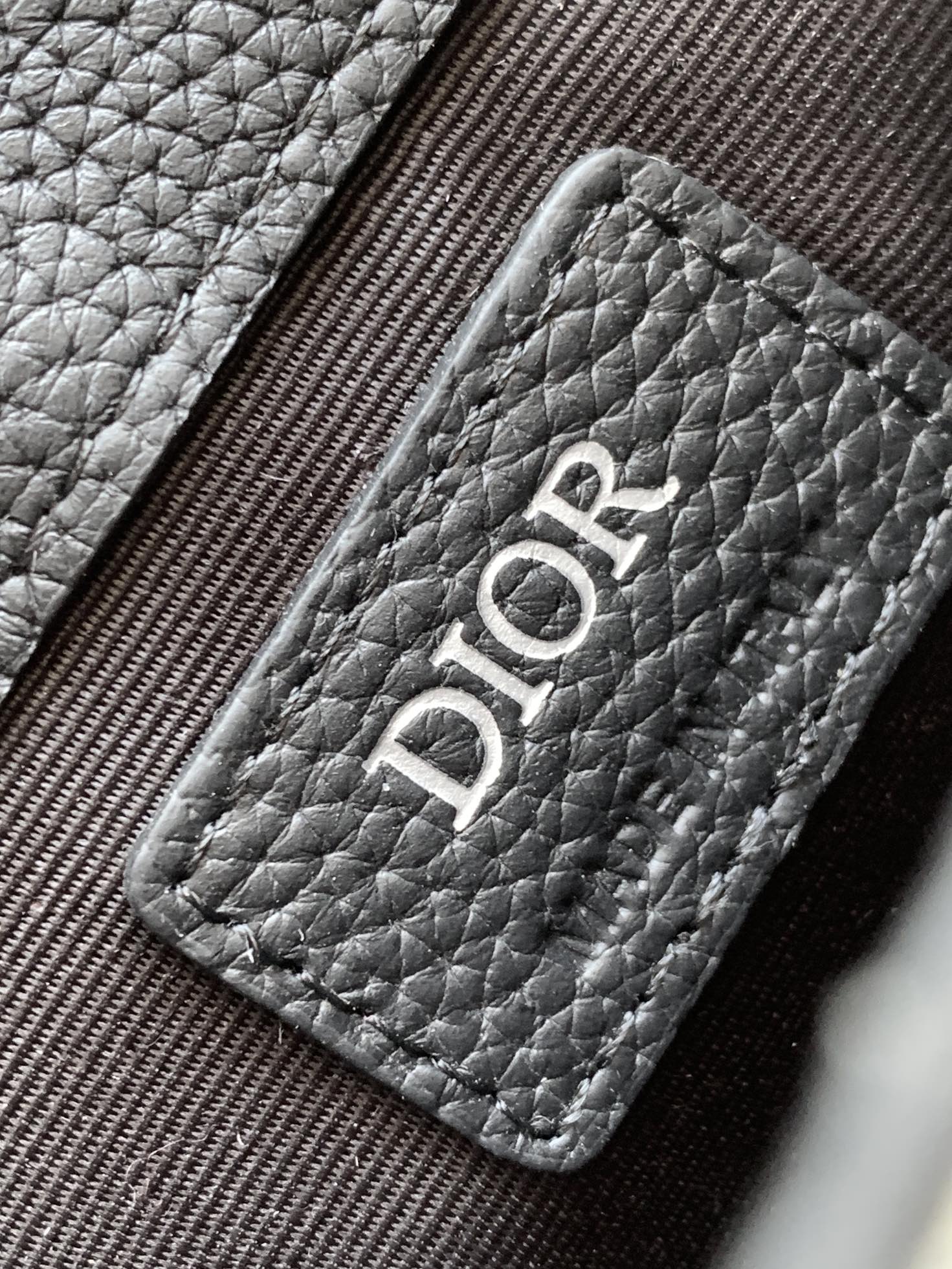 d*or safari N0*H-south bag-14 x 19 x 6.5cm