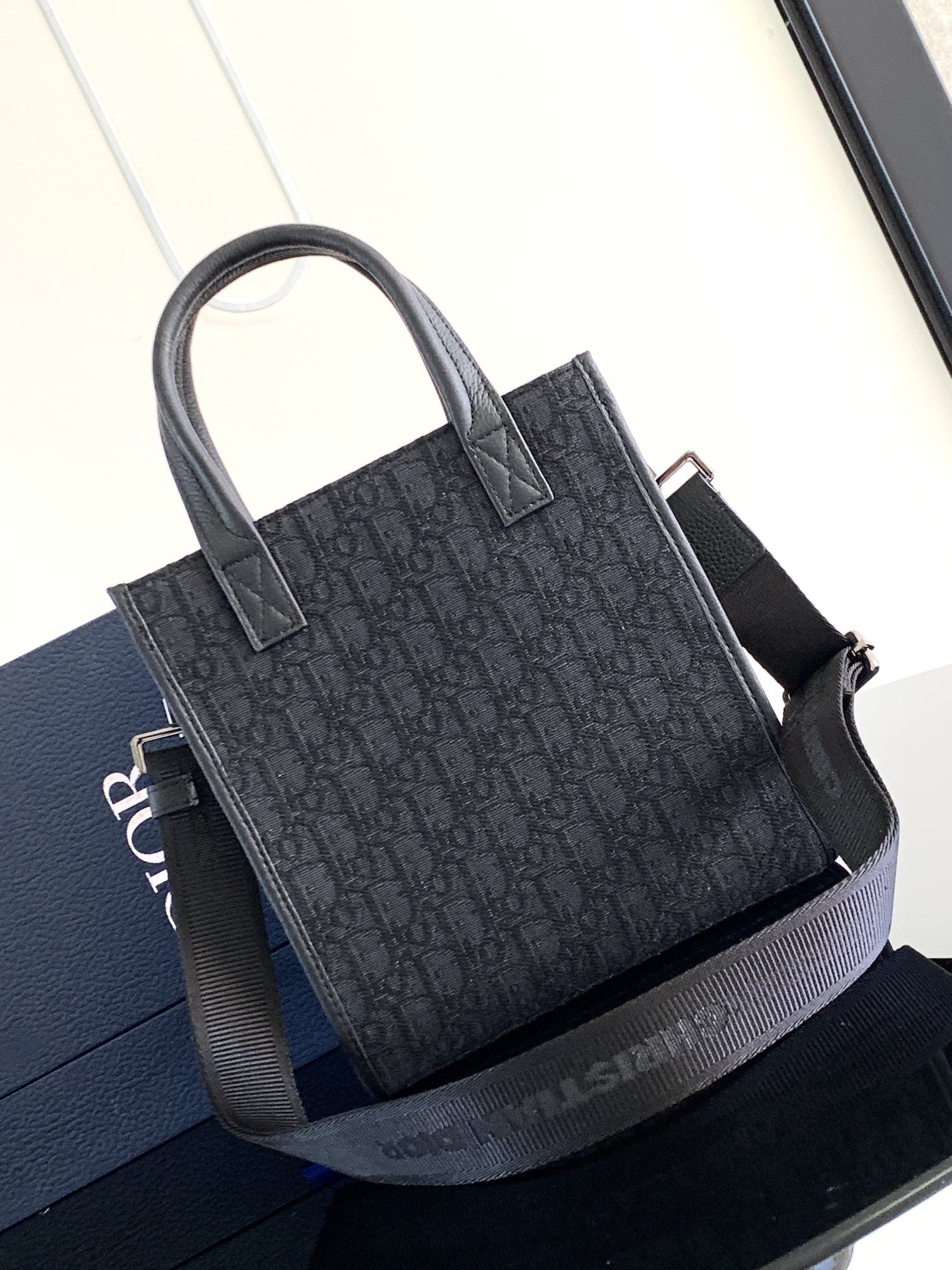 d*or safari N0*H-south bag-21 x 23.5 x 7.5cm