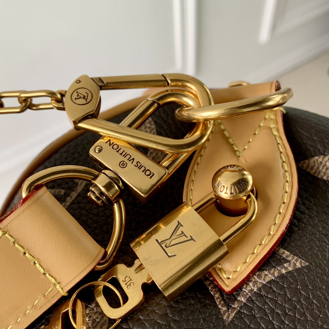 l**is V*t*n speedy p9 bandoulière 50 monogram leather -50x32x29cm