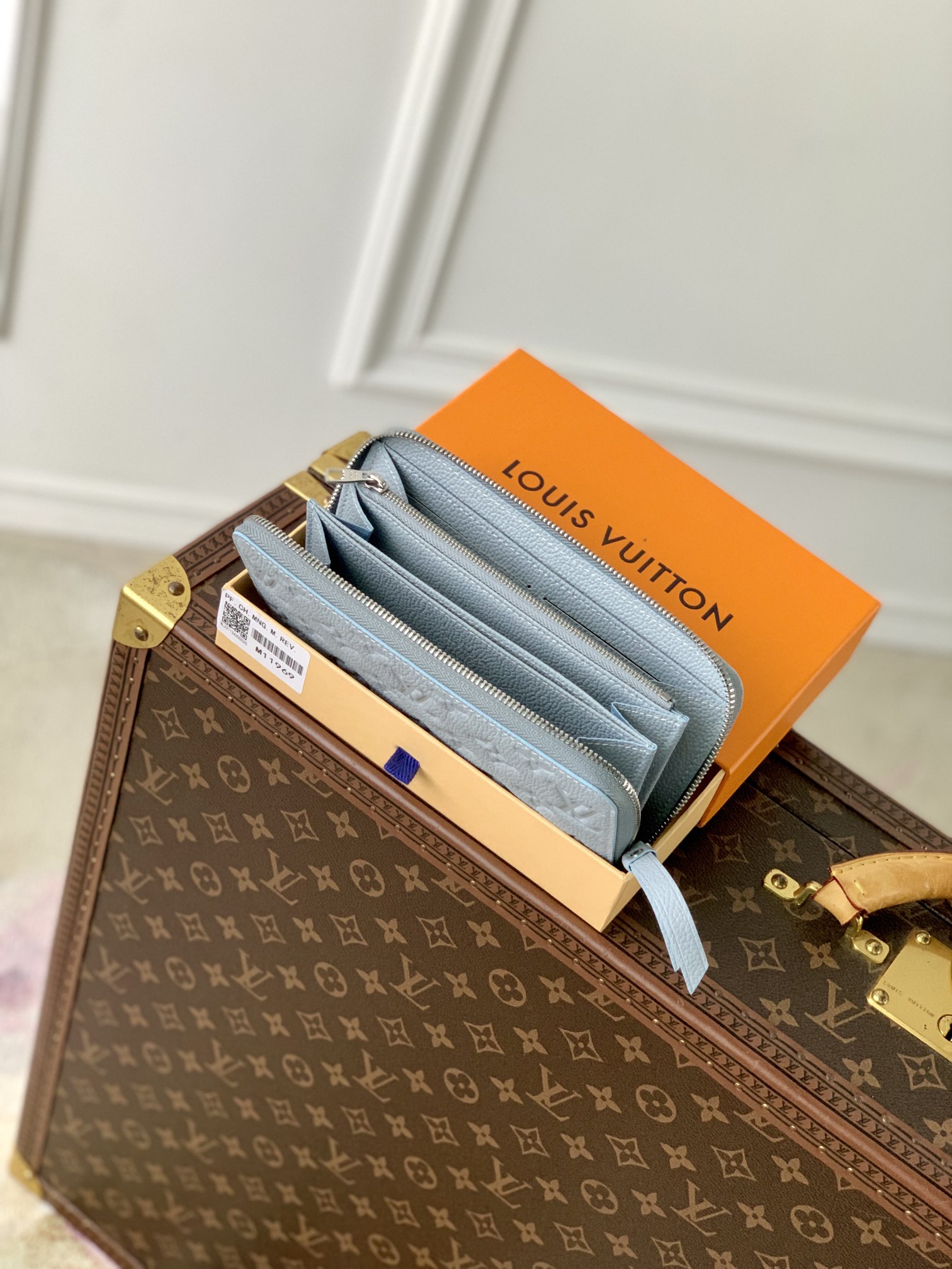 l**is V*t*n wallet-19.5 10.5 2.5cm