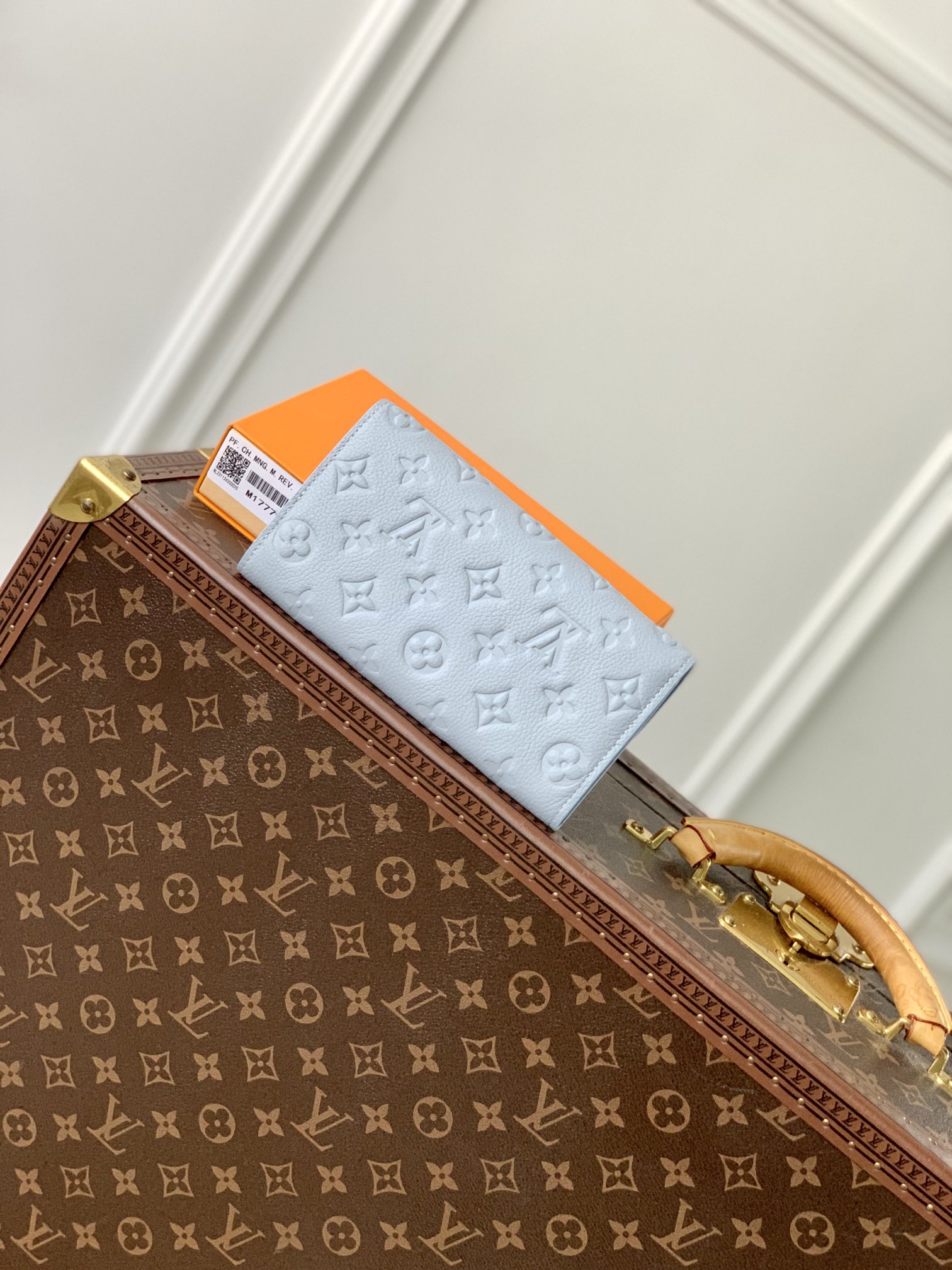 l**is V*t*n wallet-19 10.5 2cm