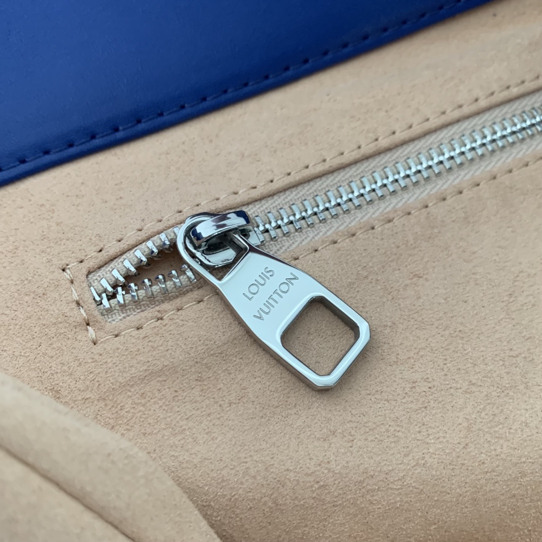 l**is V*t*n shopper handbags-40 x 32 x 16cm