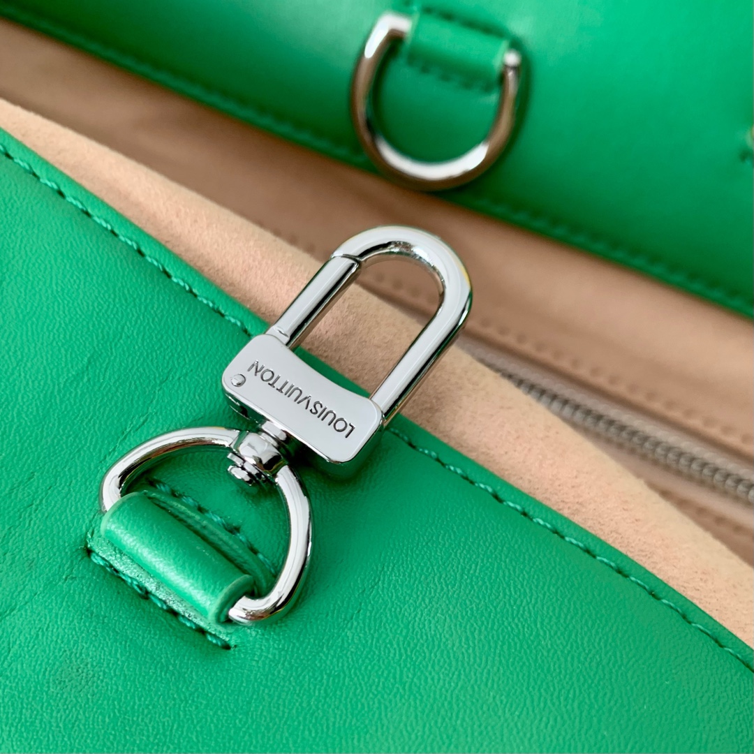 l**is V*t*n shopper handbags-40 x 32 x 16cm