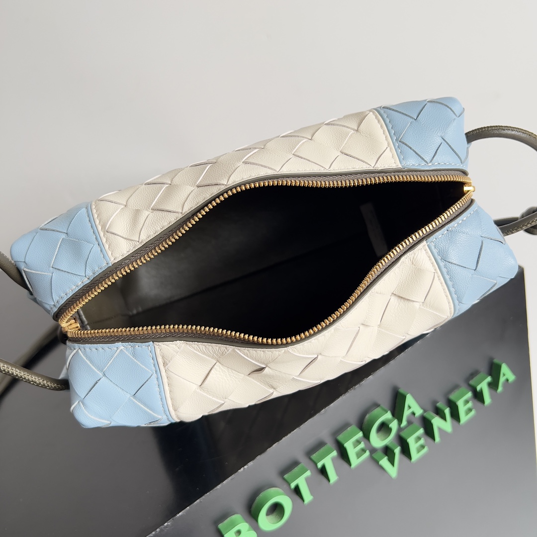 Bo*te*ga ve*ne*ta loop bag-22*15.5*9cm