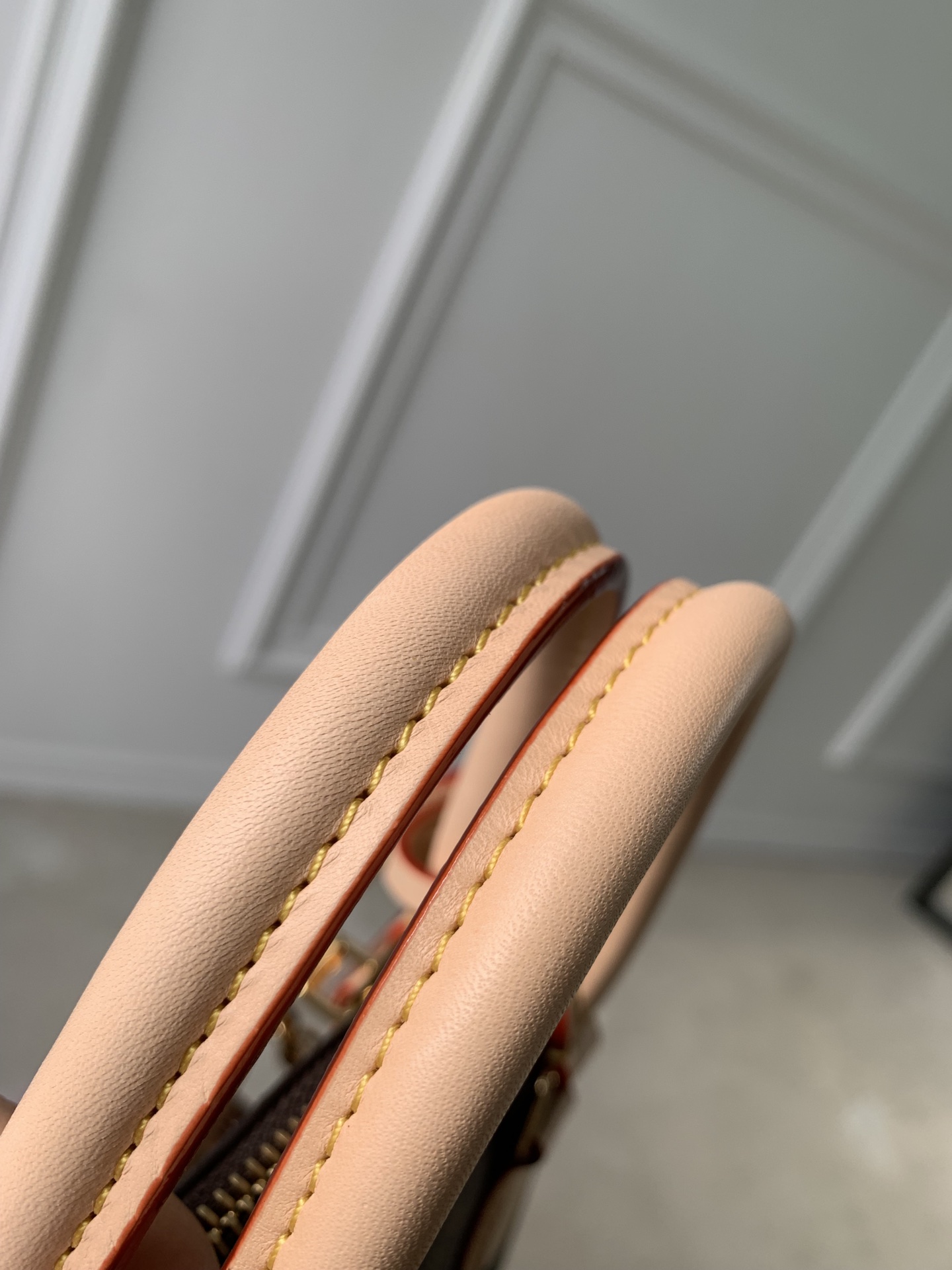 l**is V*t*n lockit bb bag-15 x 19 x 7cm