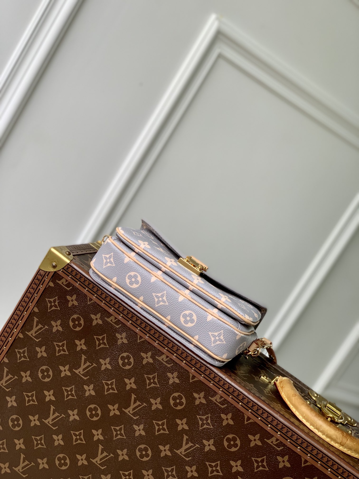 l**is V*t*n pochette metis east west handbags- m12429-21.5 x 13.5 x 6cm