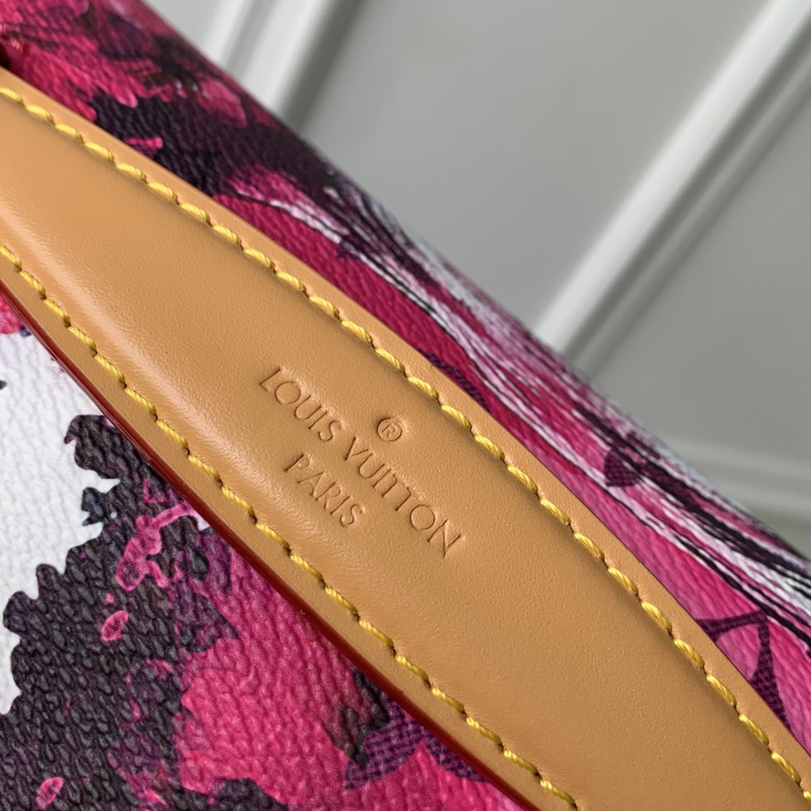 l**is V*t*n rush bum bag-m11563-30*15*8cm