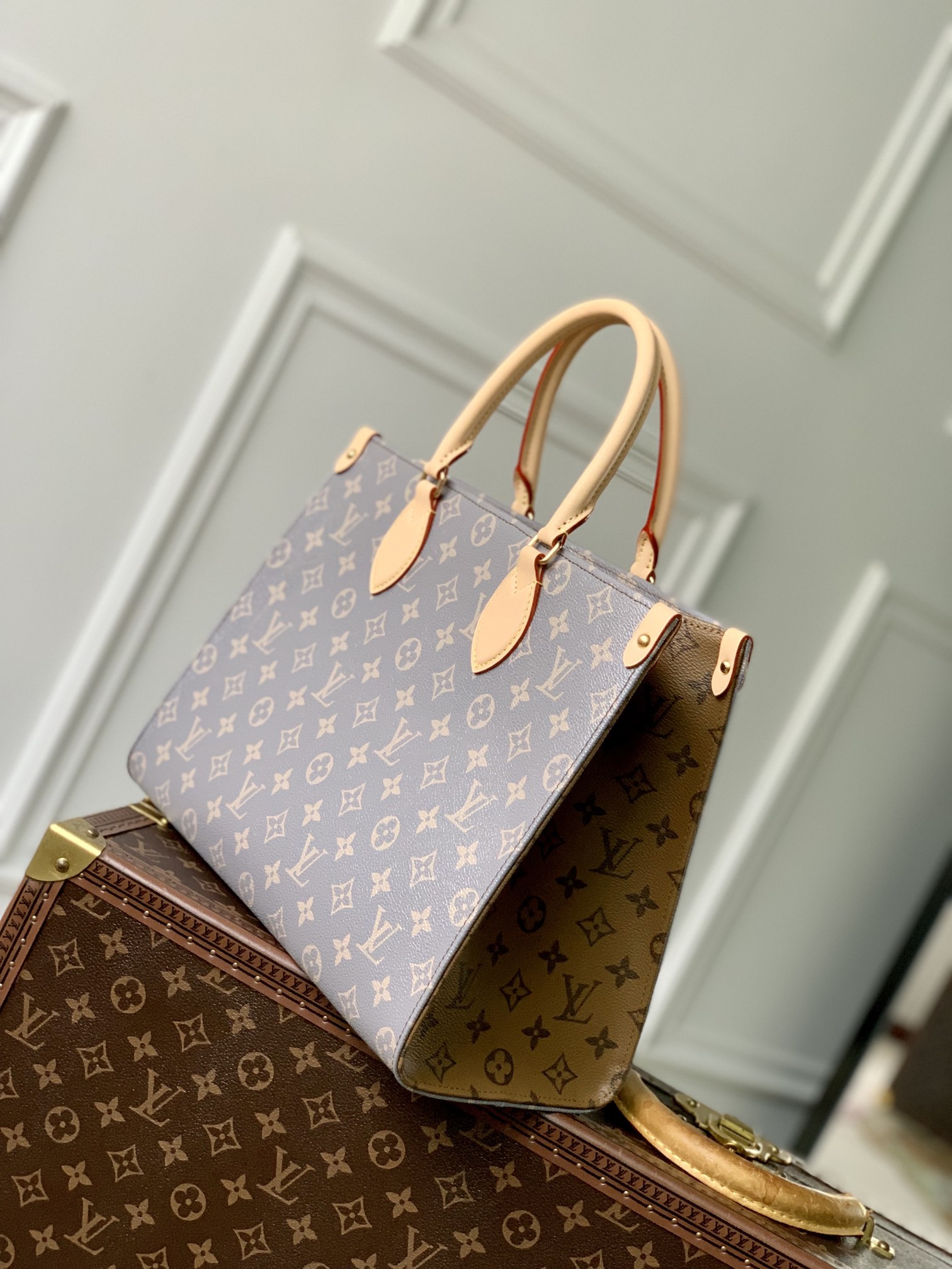 l**is V*t*n onthego handbag-35*27*14cm