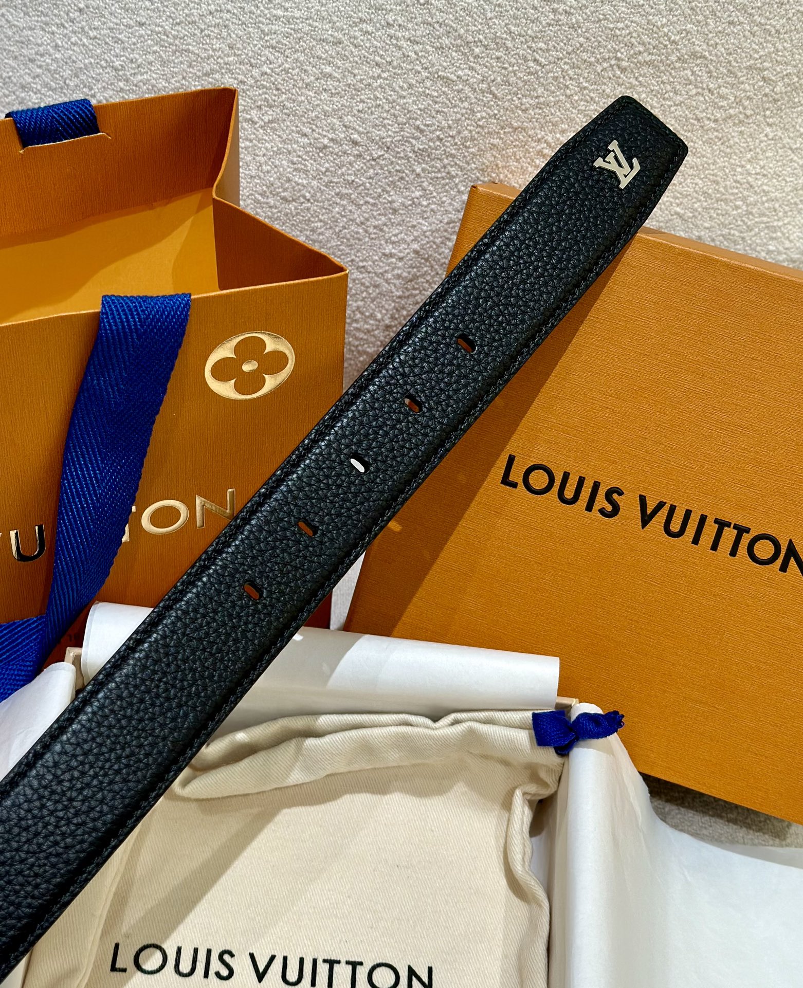 l**is V*t*n belt-4cm