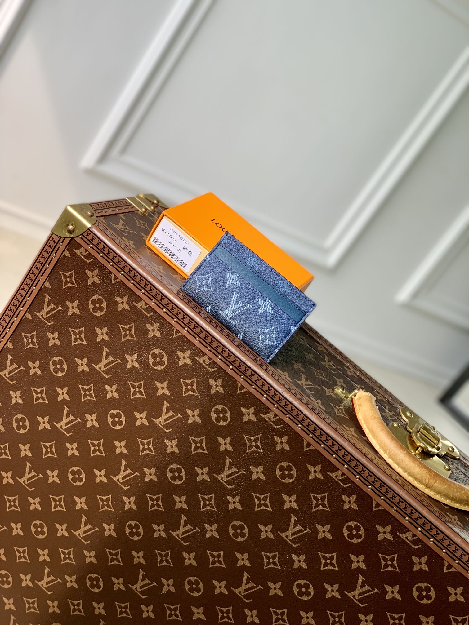 l**is V*t*n wallet