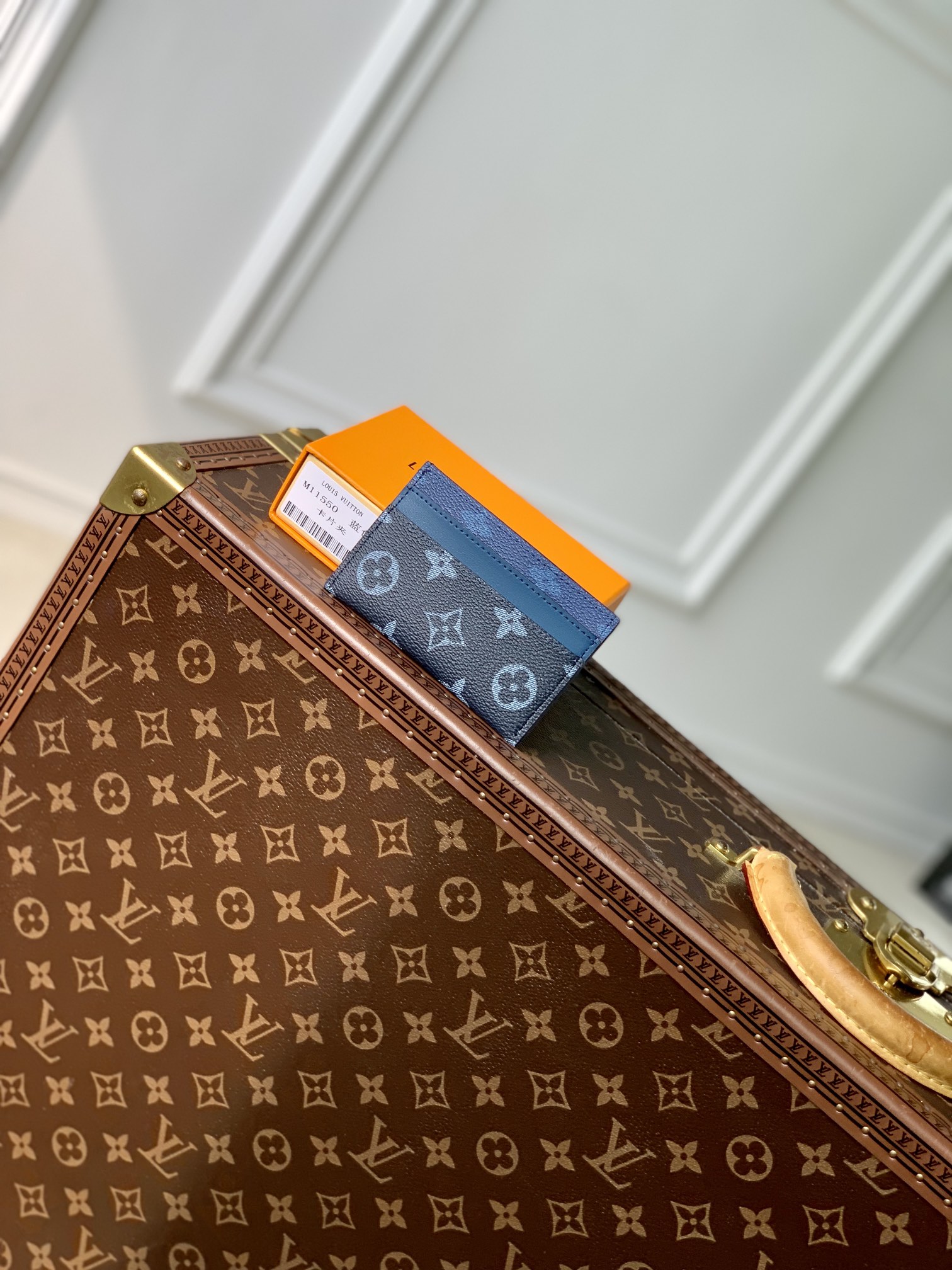 l**is V*t*n wallet