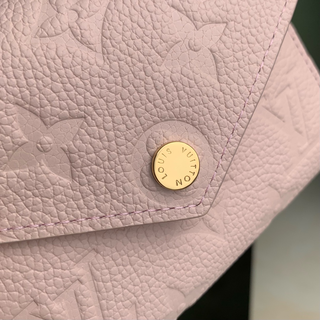 l**is V*t*n wallet