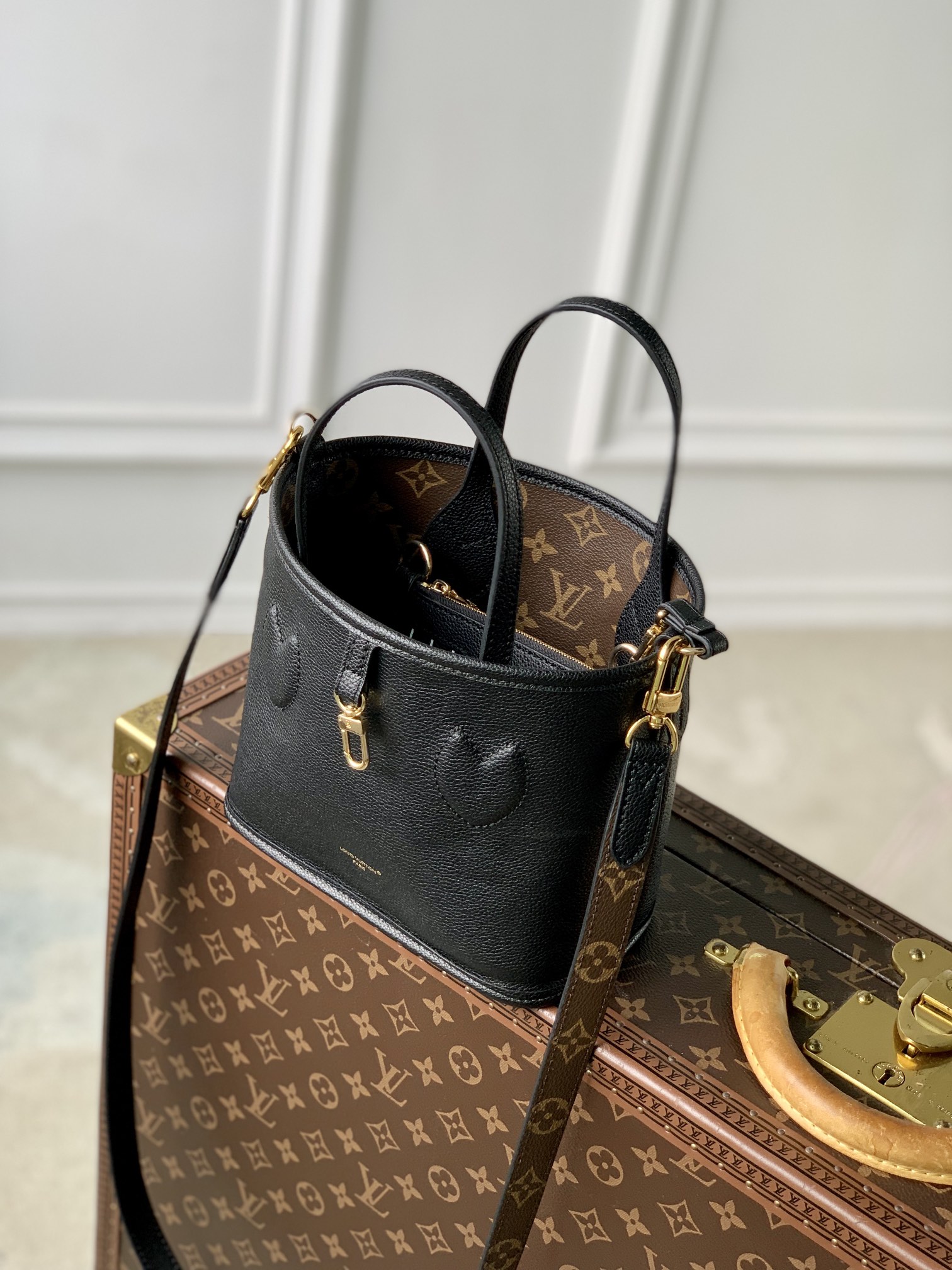 l**is V*t*n neverfull bandoulière inside out bb-m12099-24 x 14 x 9cm