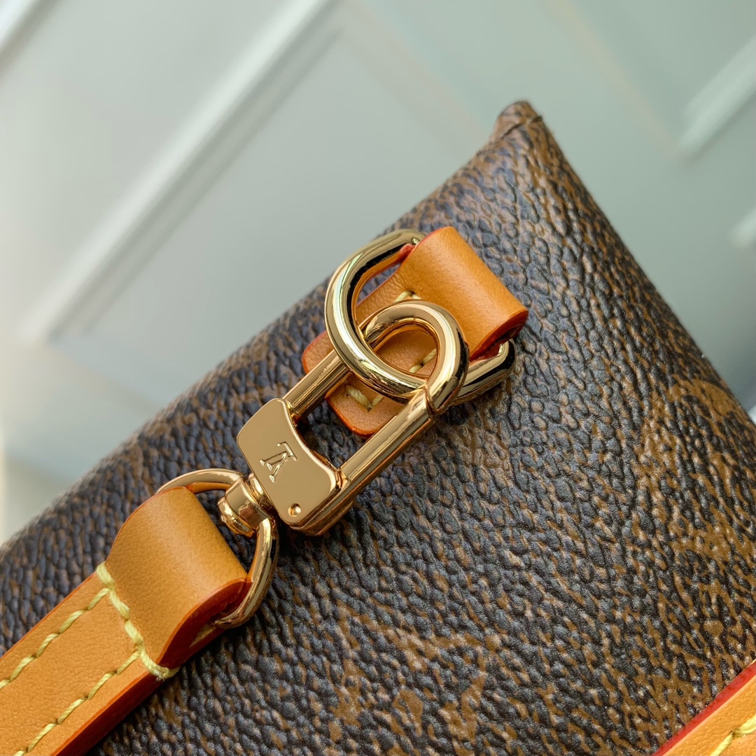 l**is V*t*n envelope pouch-18*18.5*12.5cm