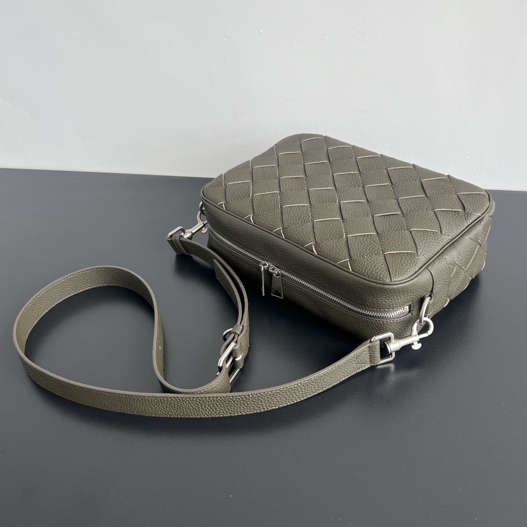 Bo*te*ga ve*ne*ta camera bag-29x19.5x7.5cm