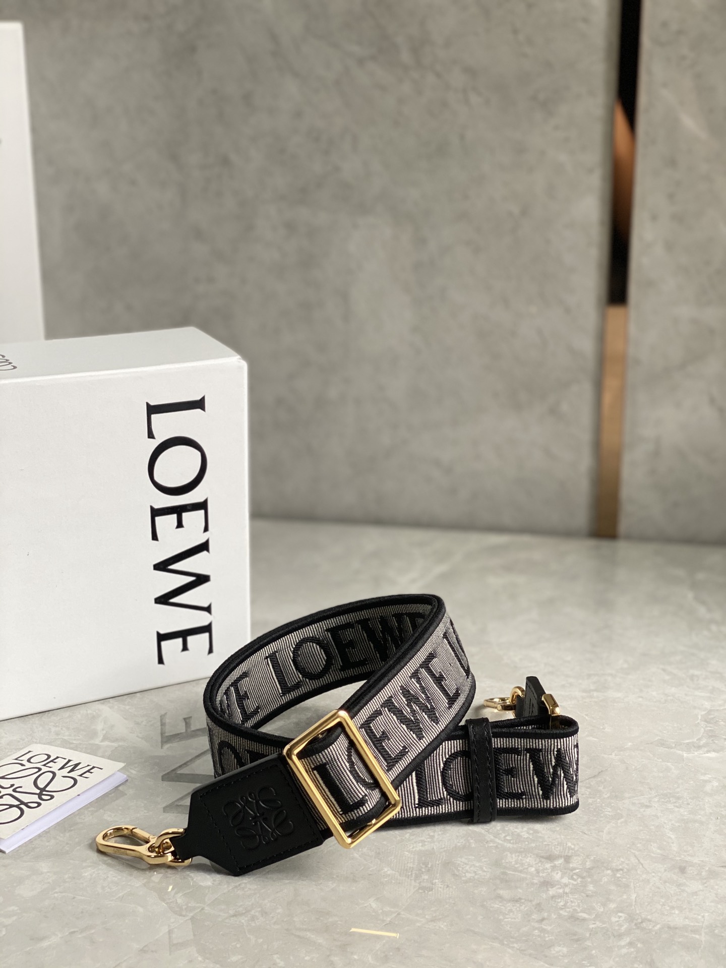 Loewe Straps