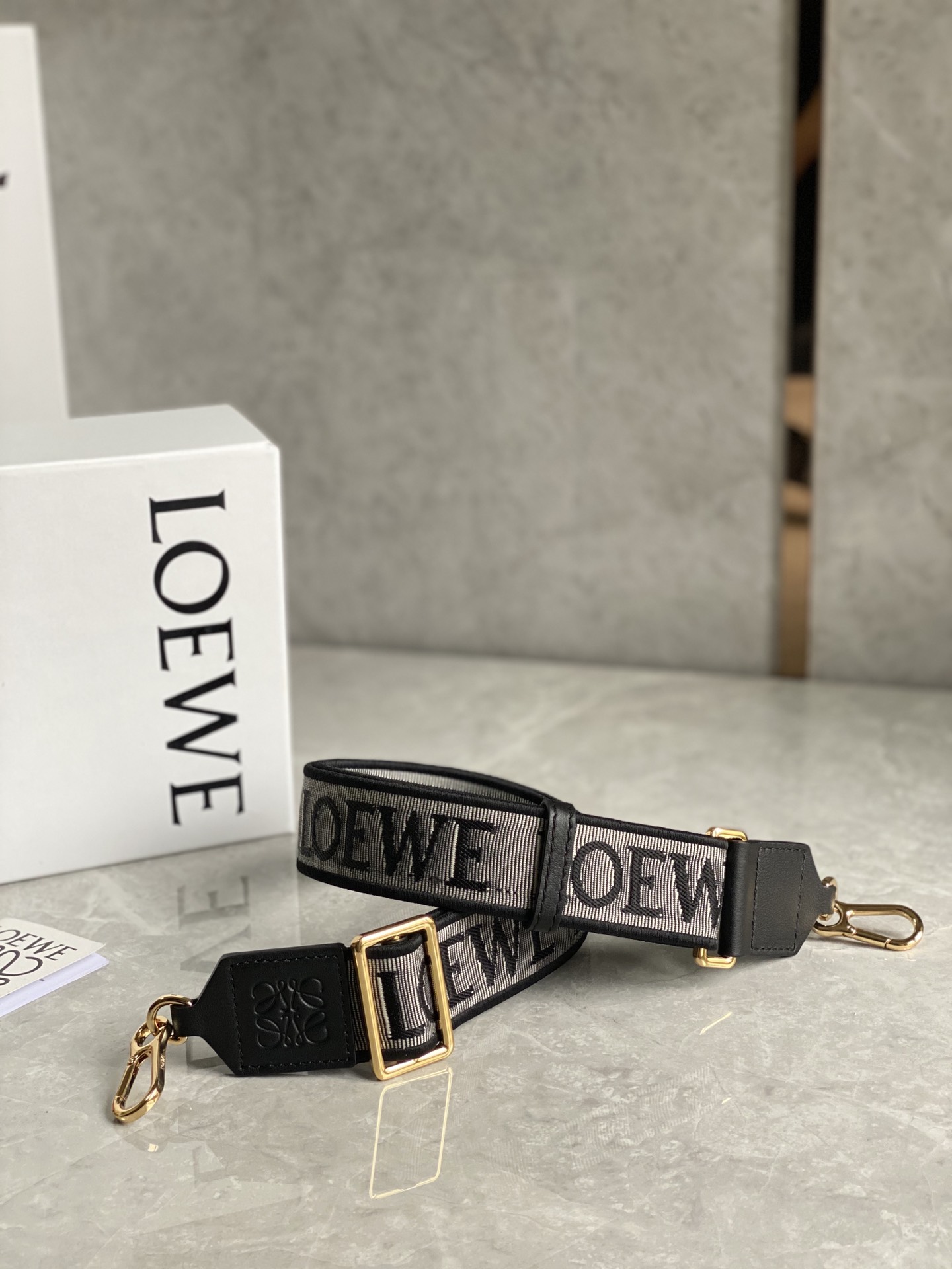 Loewe Straps