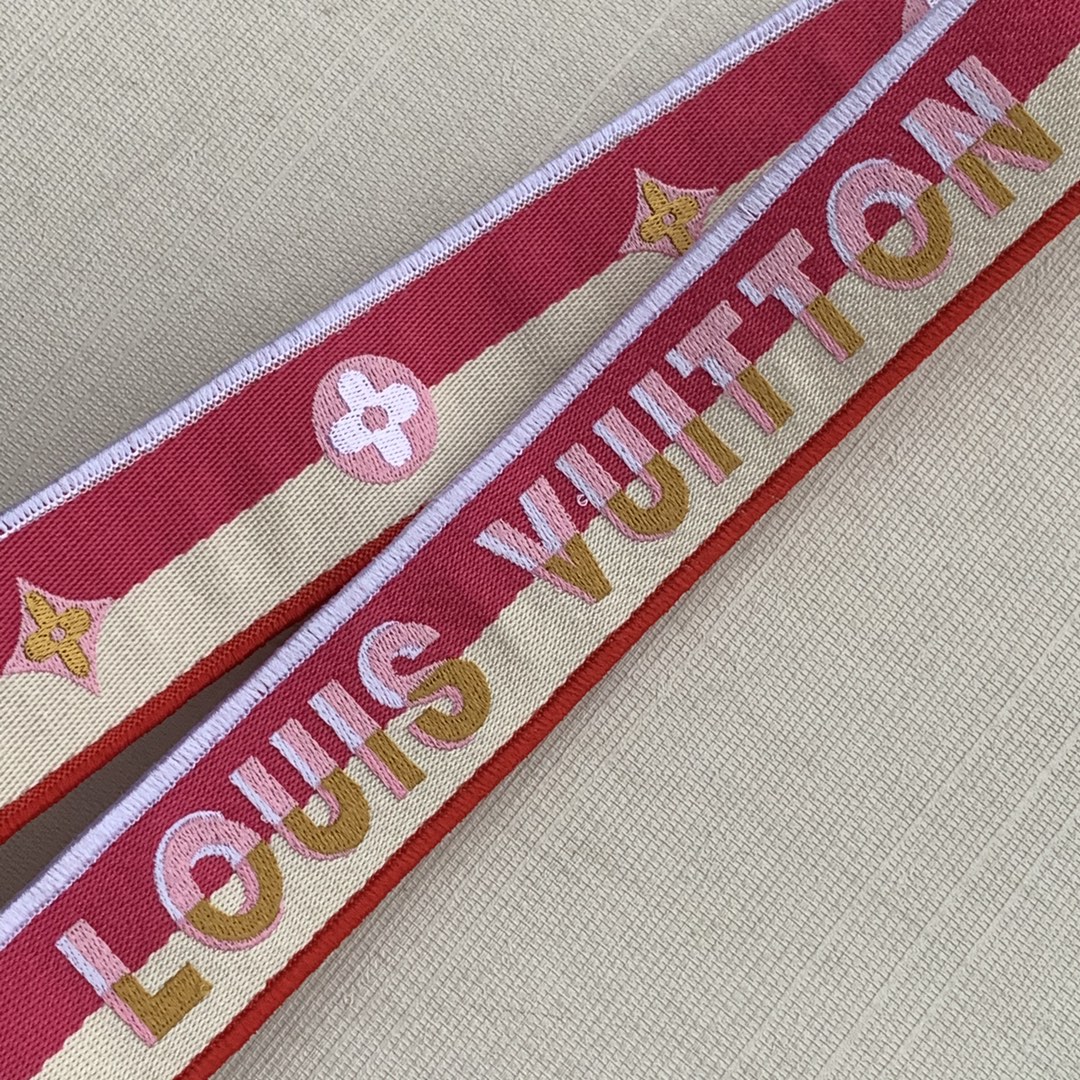 l**is V*t*n strap